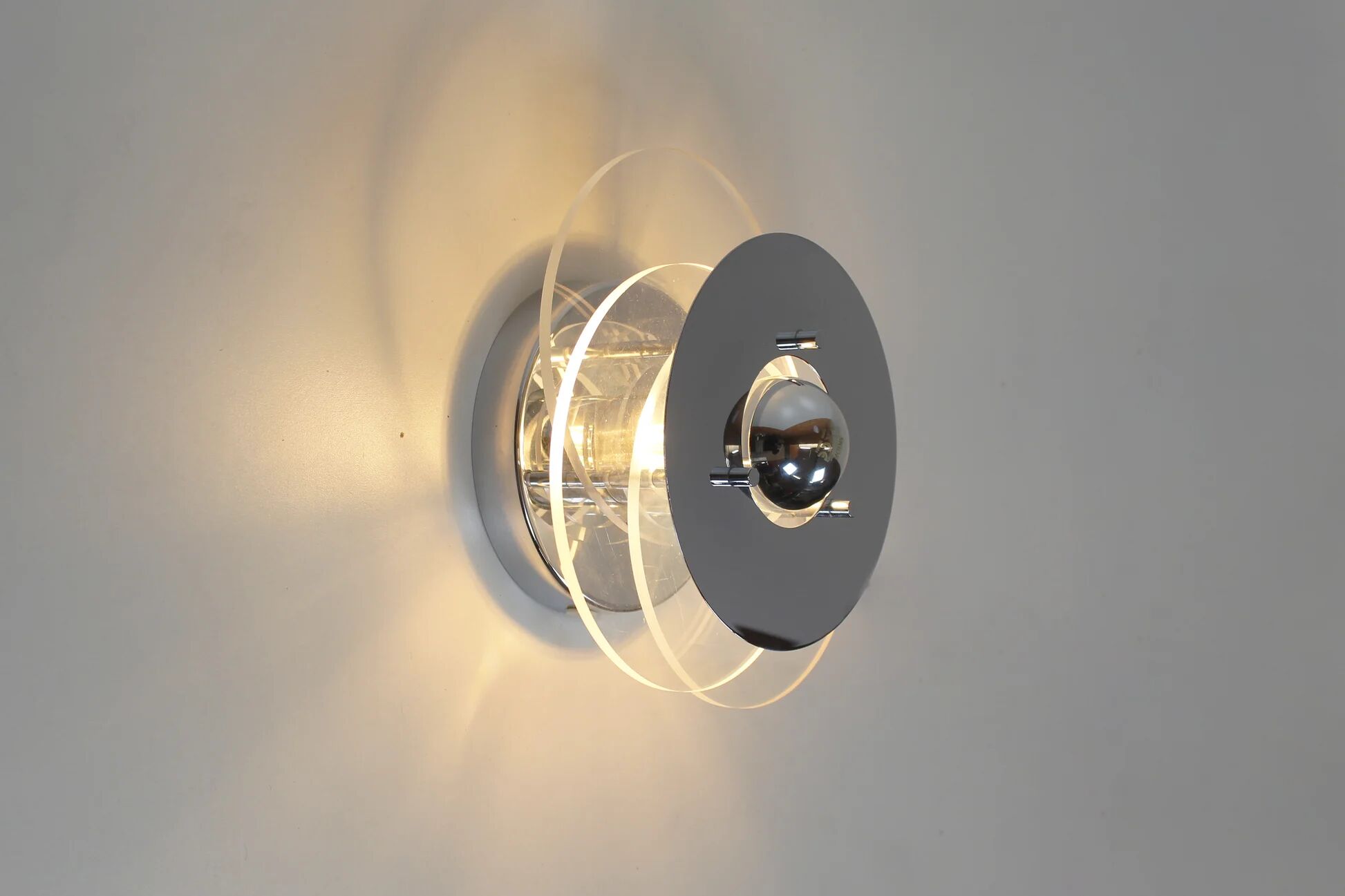 Pair of acrylic wall lamps by Jocelyne Trocmé for Galerie Oxar