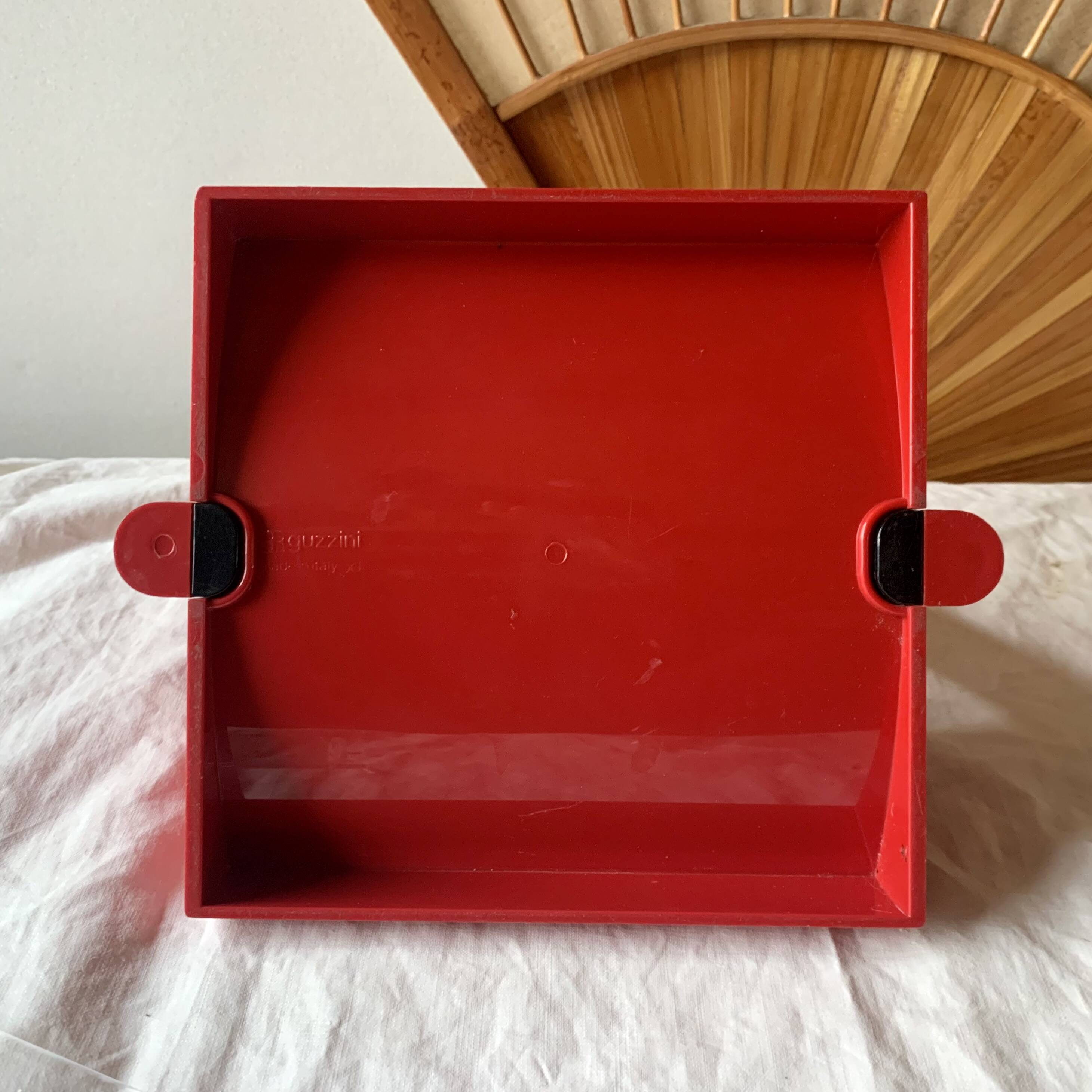 Vintage Guzzini napkin holder in plastic and plexiglass