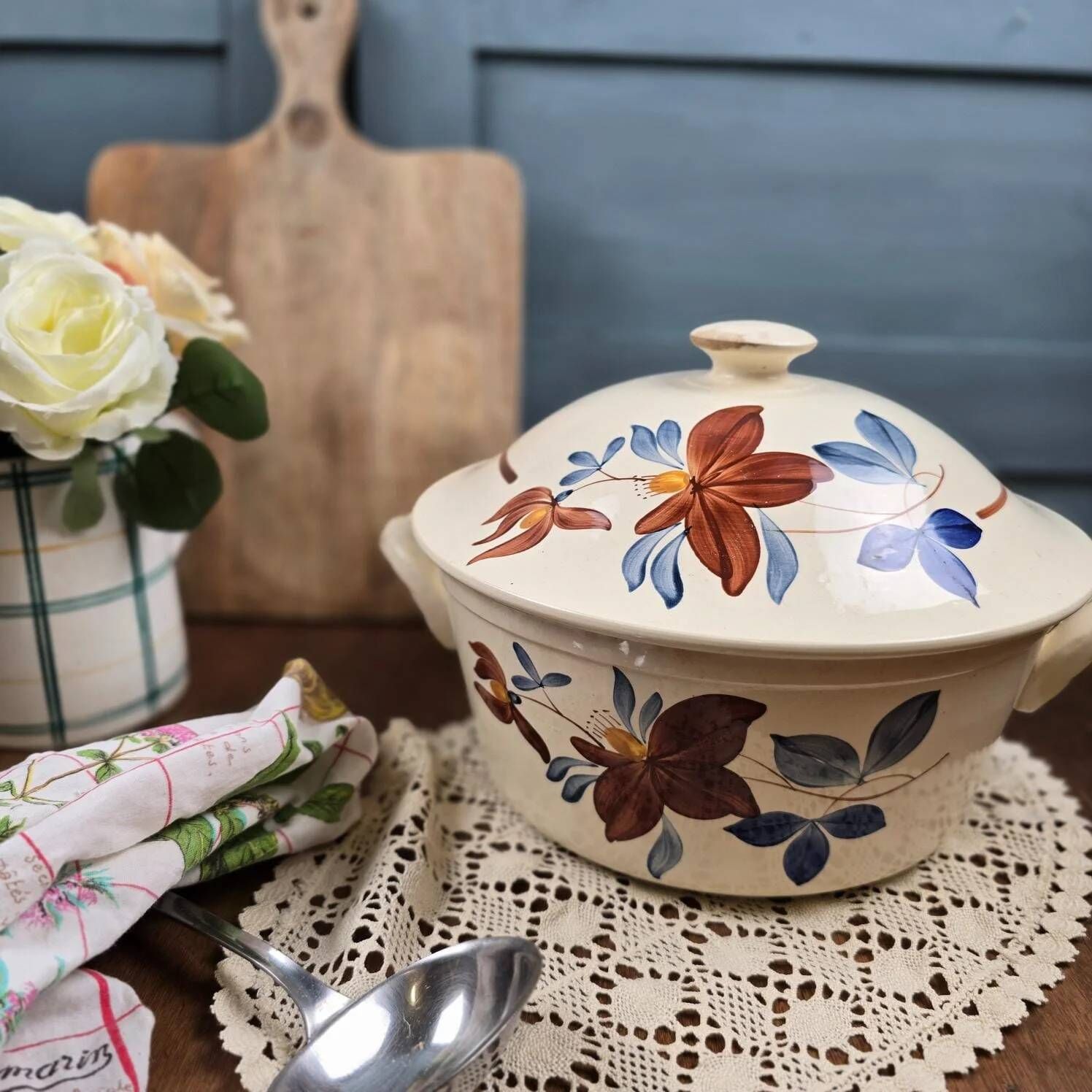 Large vintage soup tureen Digoin Sarreguemines – Brown and blue floral decoration