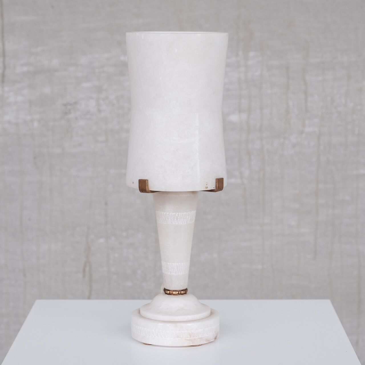Alabaster french mid-century table lamp (6/7)