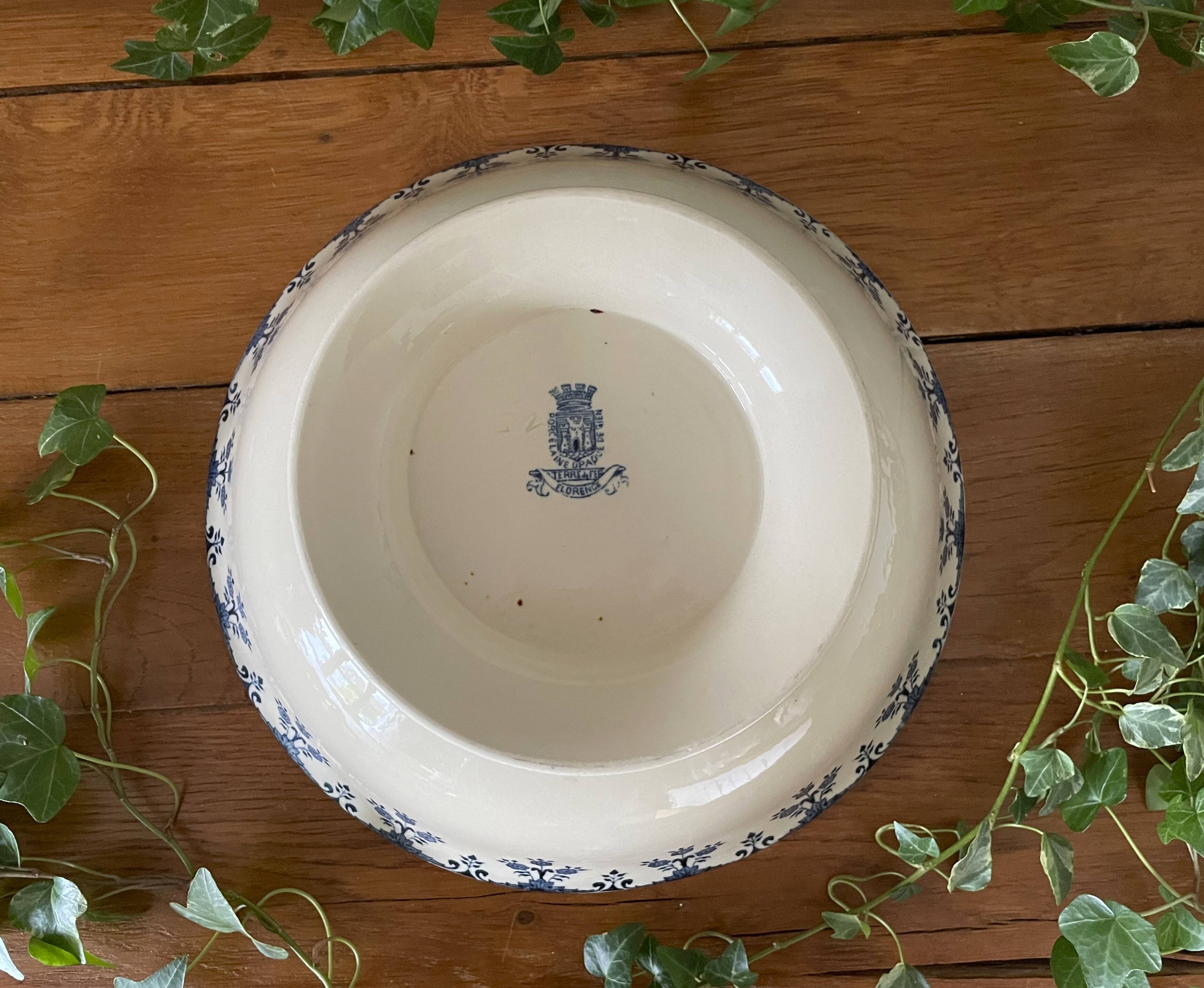 Large antique pedestal salad bowl in Gien earthenware.