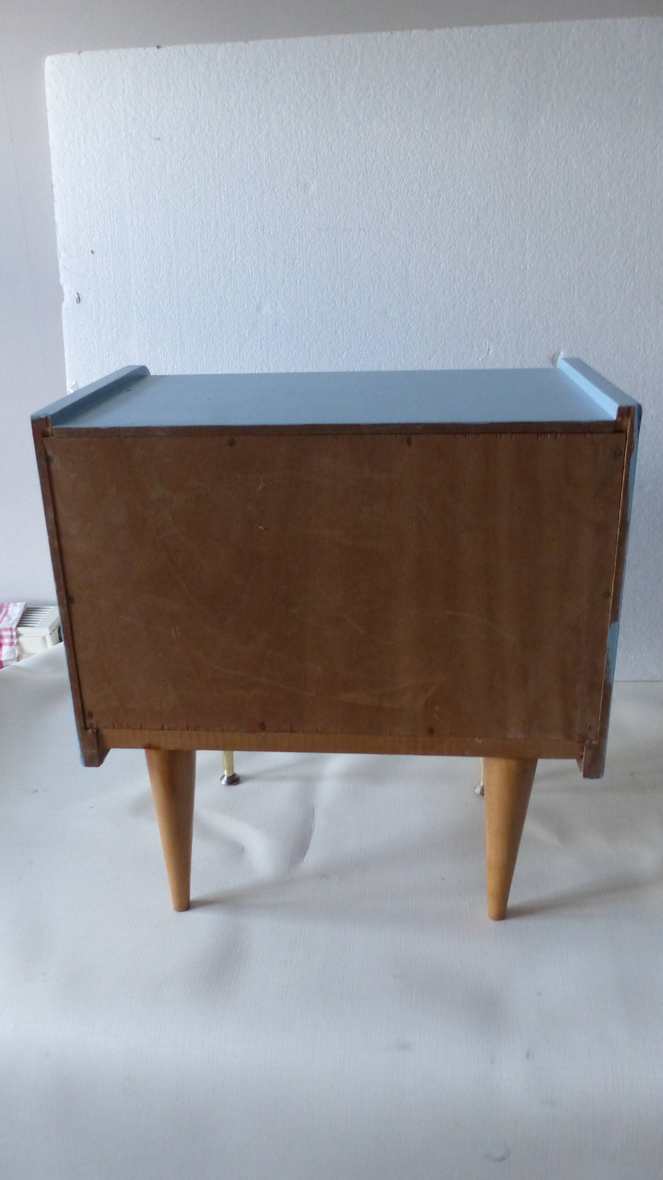 Bedside table