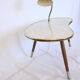 Table haricot avec une lampe