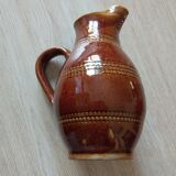 Berry sandstone pitcher