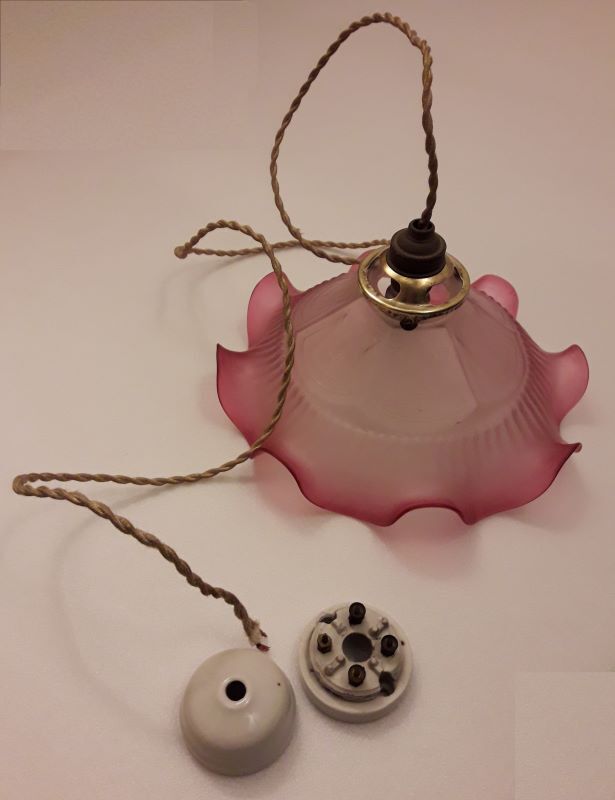 Suspension early 20th colored glass paste