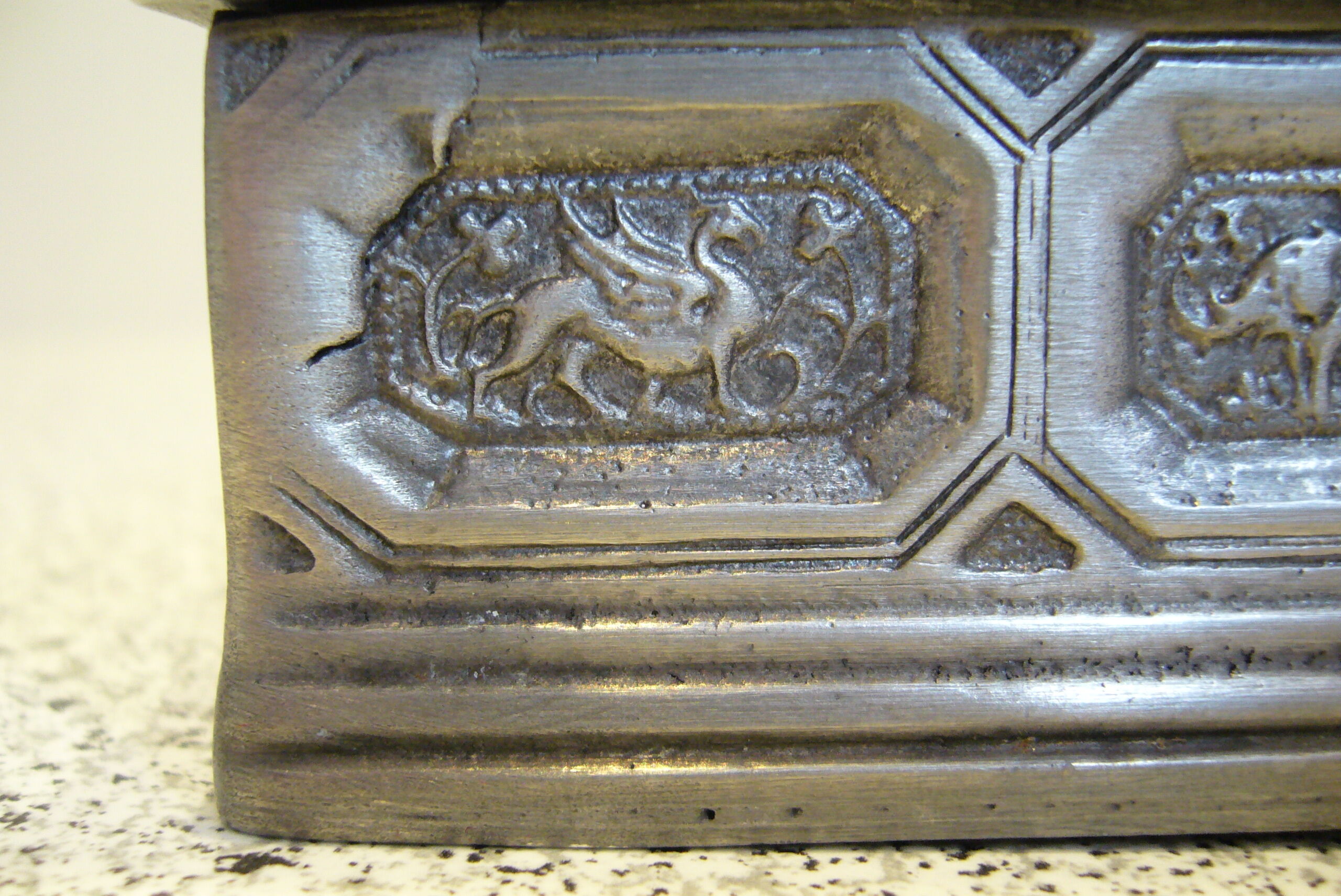 Box in pewter of Périgord