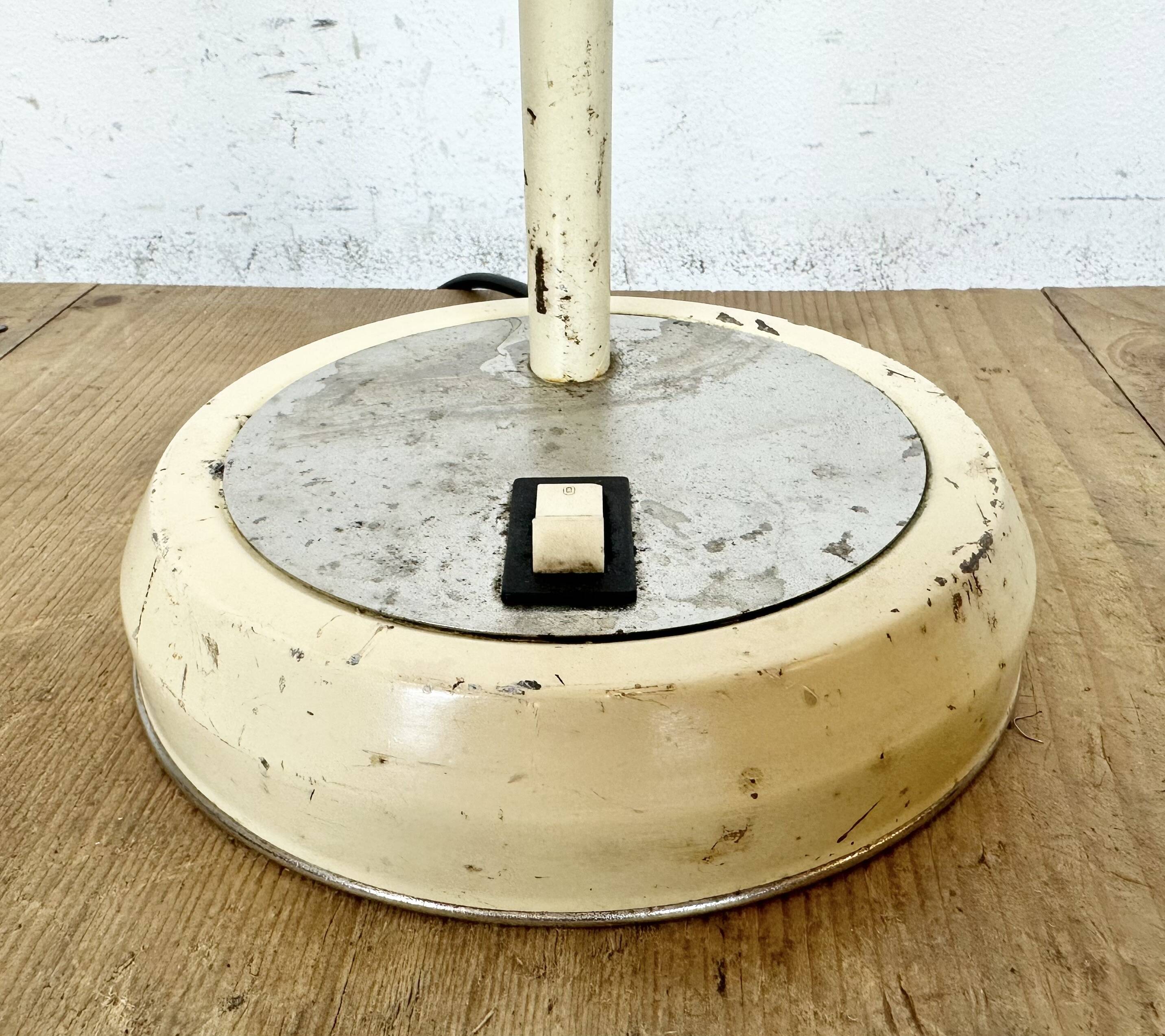 Lampe de table industrielle beige à col de cygne, 1960s