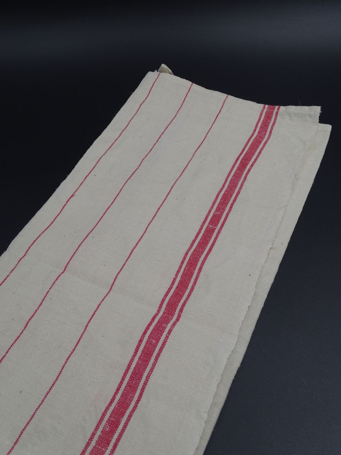 Lot of two old linen towels - Bragard Etiquette in Epinal - circa 1920-1930