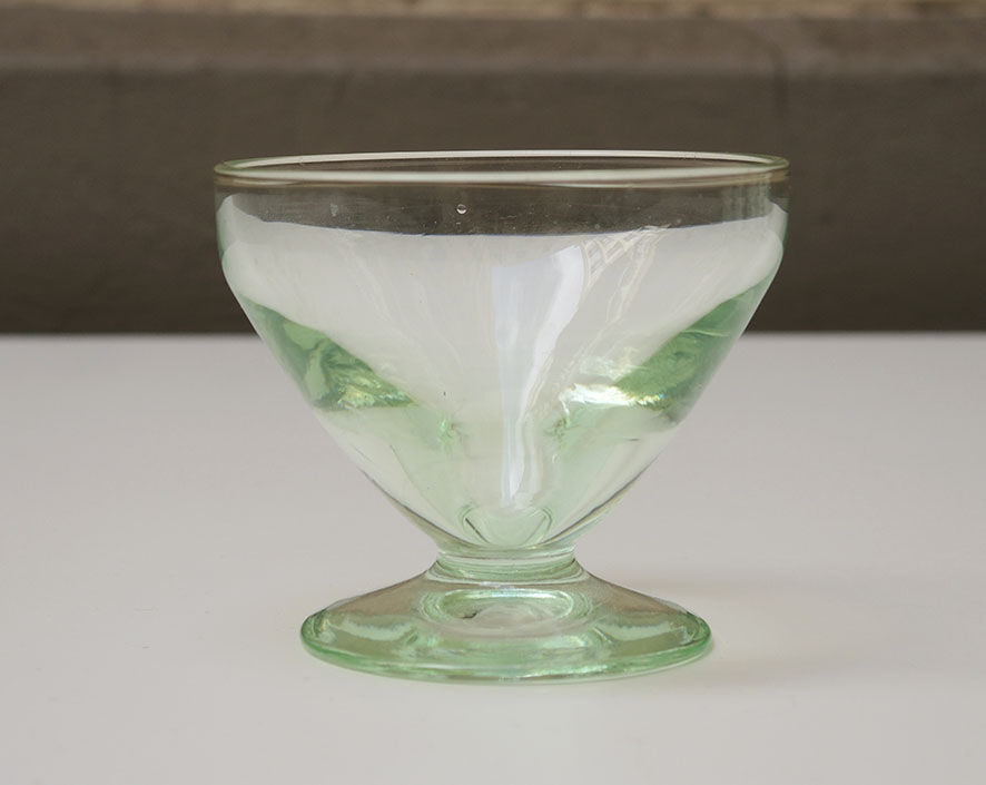 6 champagne cups in ouraline