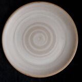 4 stoneware plates
