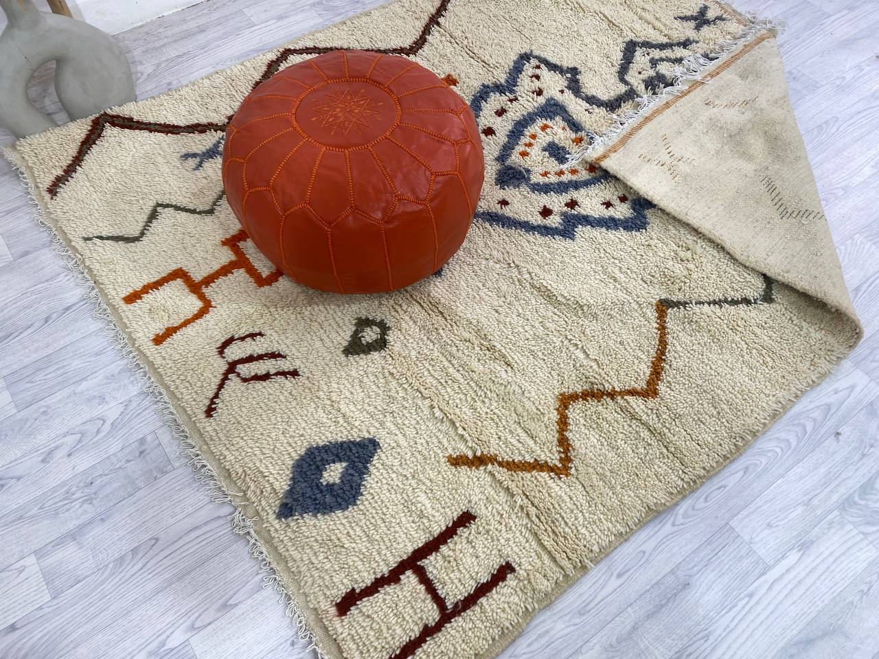 Handcrafted Moroccan Berber carpet 207 x 166 CM