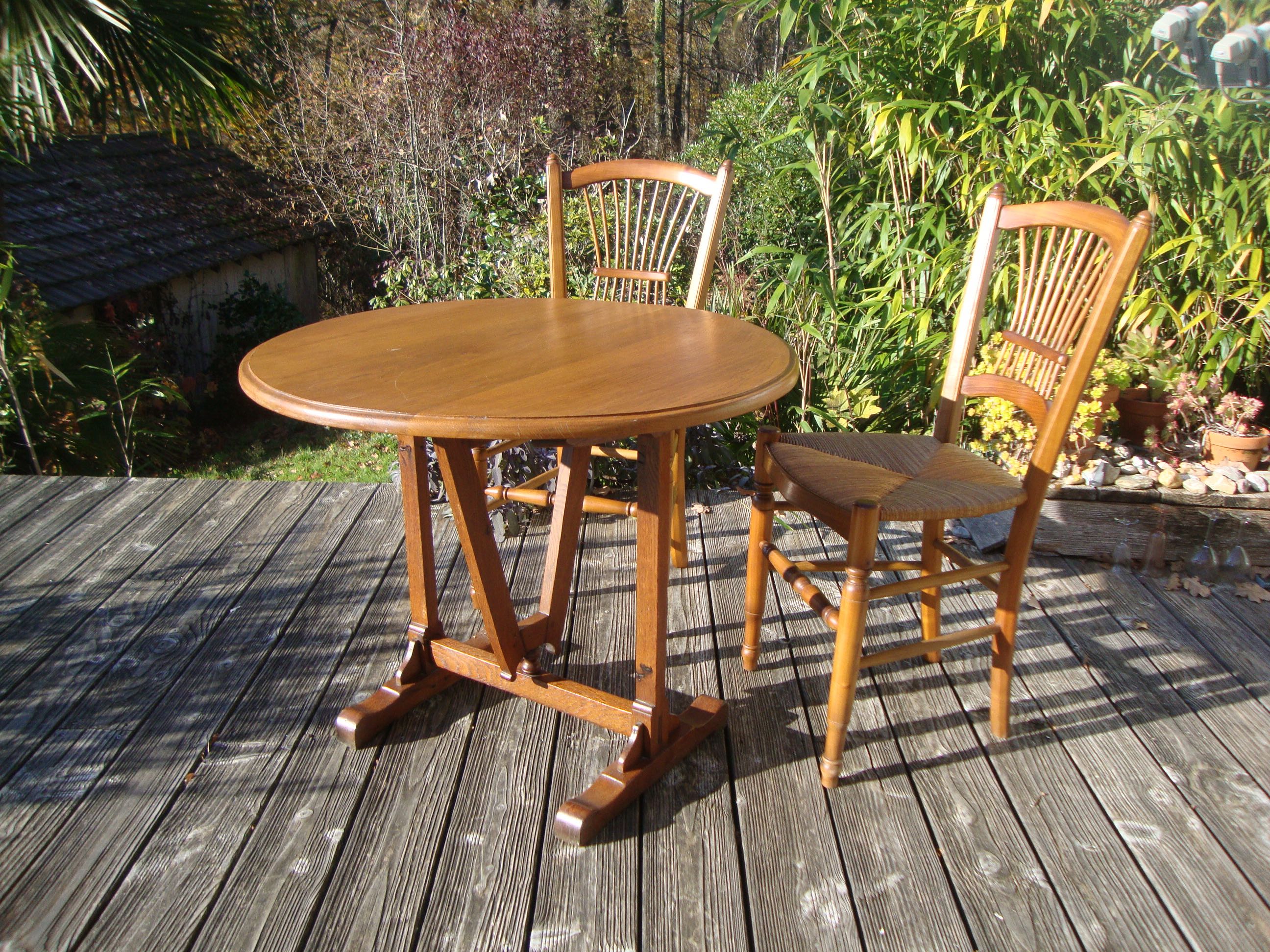 Oak winegrower's table