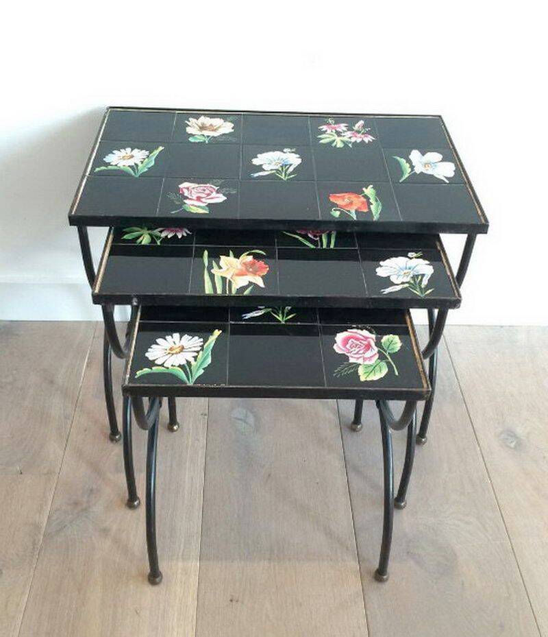 Nesting tables in ceramic and metal