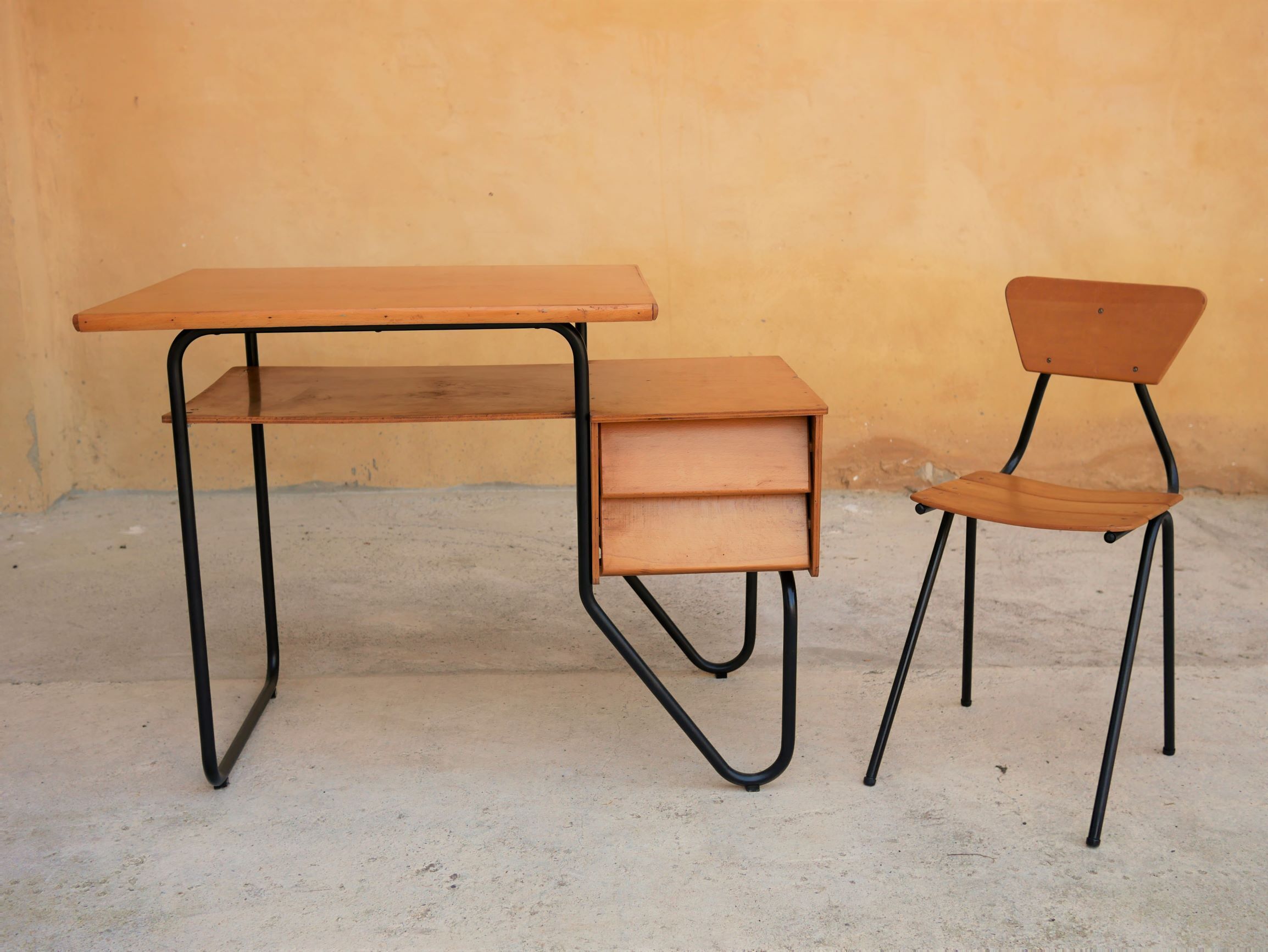 Bureau et chaise enfant vintage