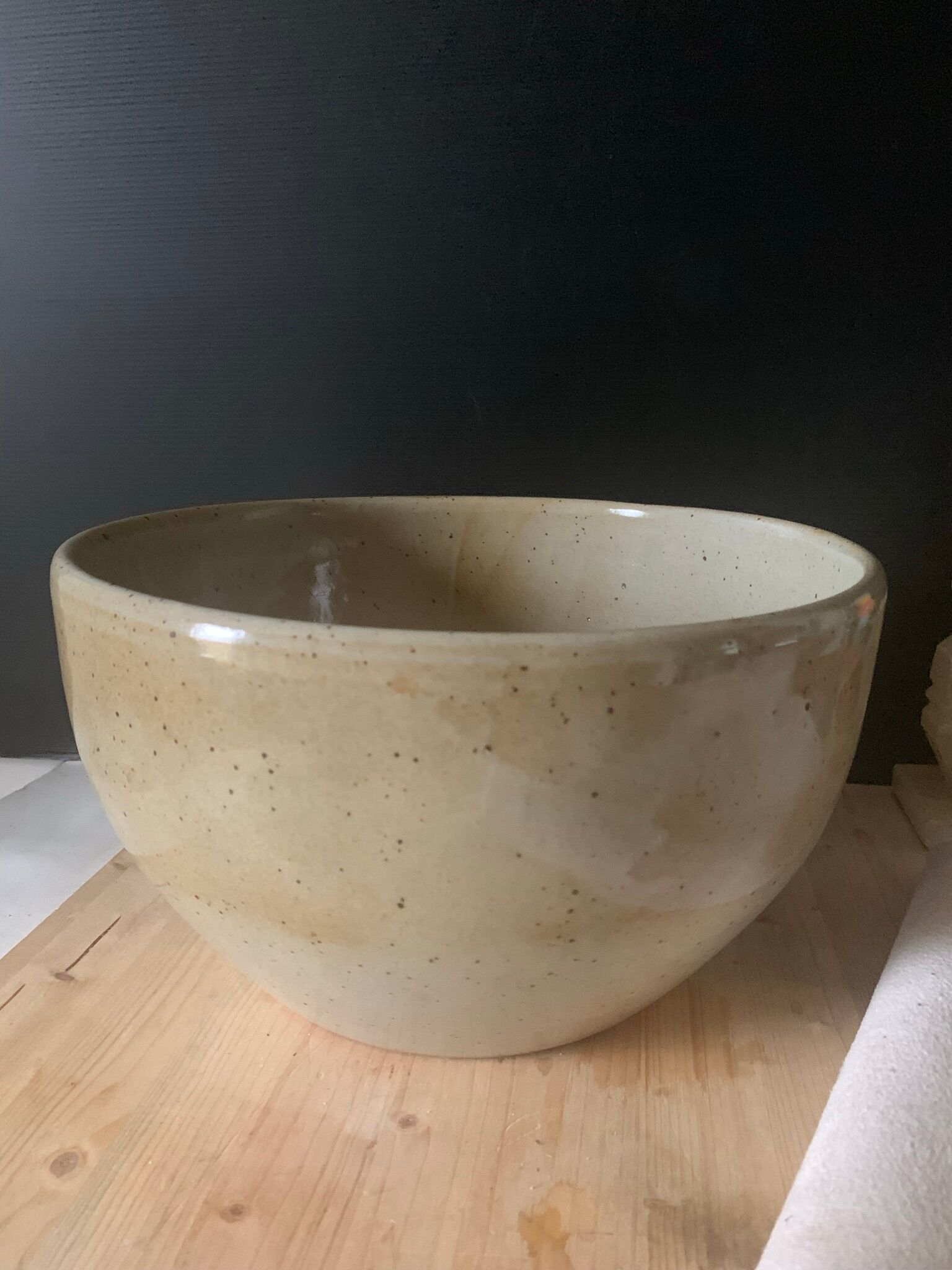 Salad bowl in sandstone