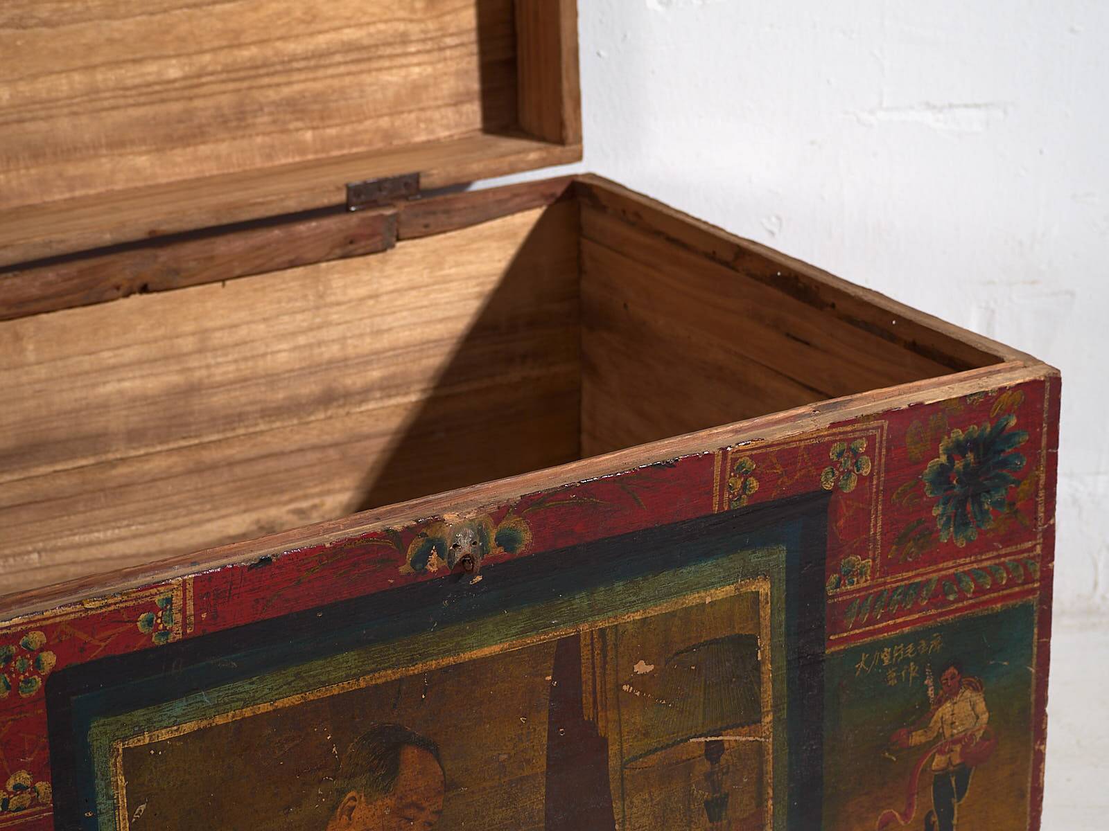 Antique Chinese brown storage trunk (c.1900) #6