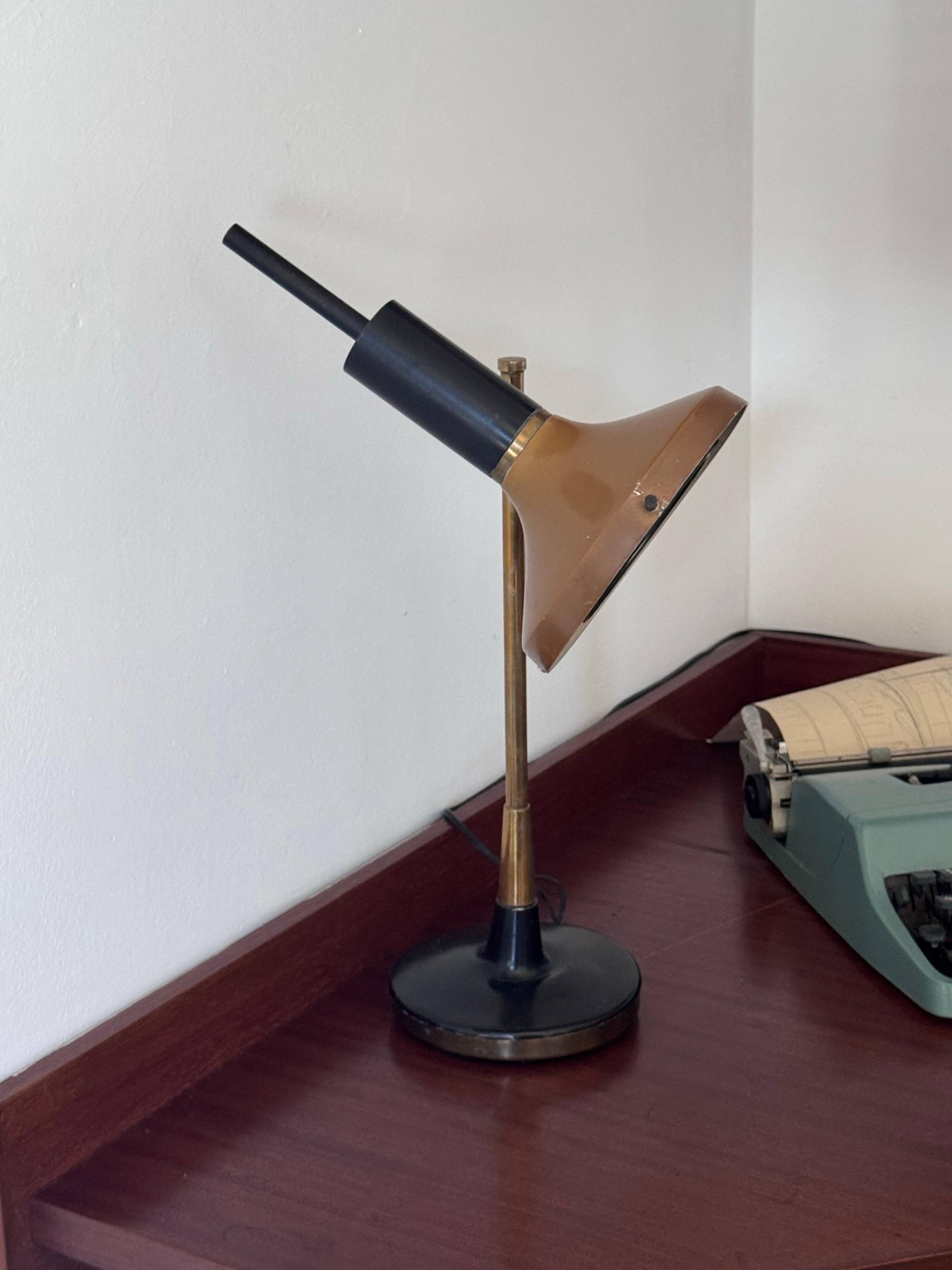 Lampe de table Mod. 553 par Oscar Torlasco pour Lumi, design italien collectible