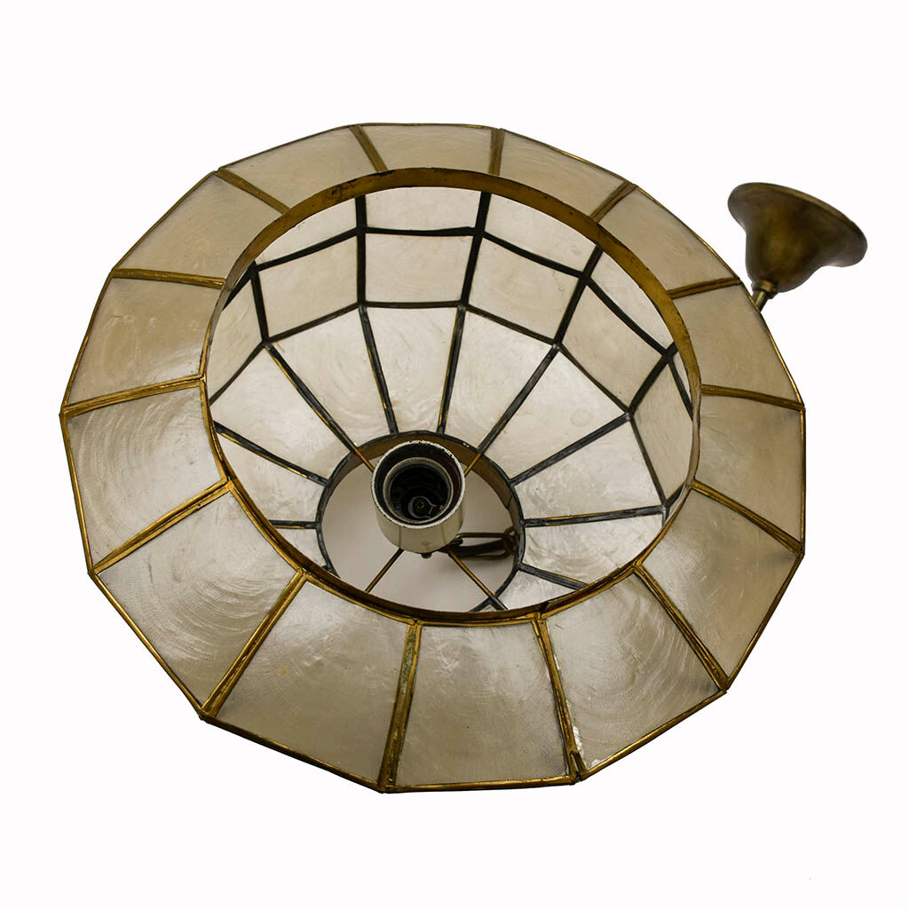Round ceiling chandelier in mother-of-pearl