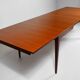 Grande table à manger en teck. Années 1960.