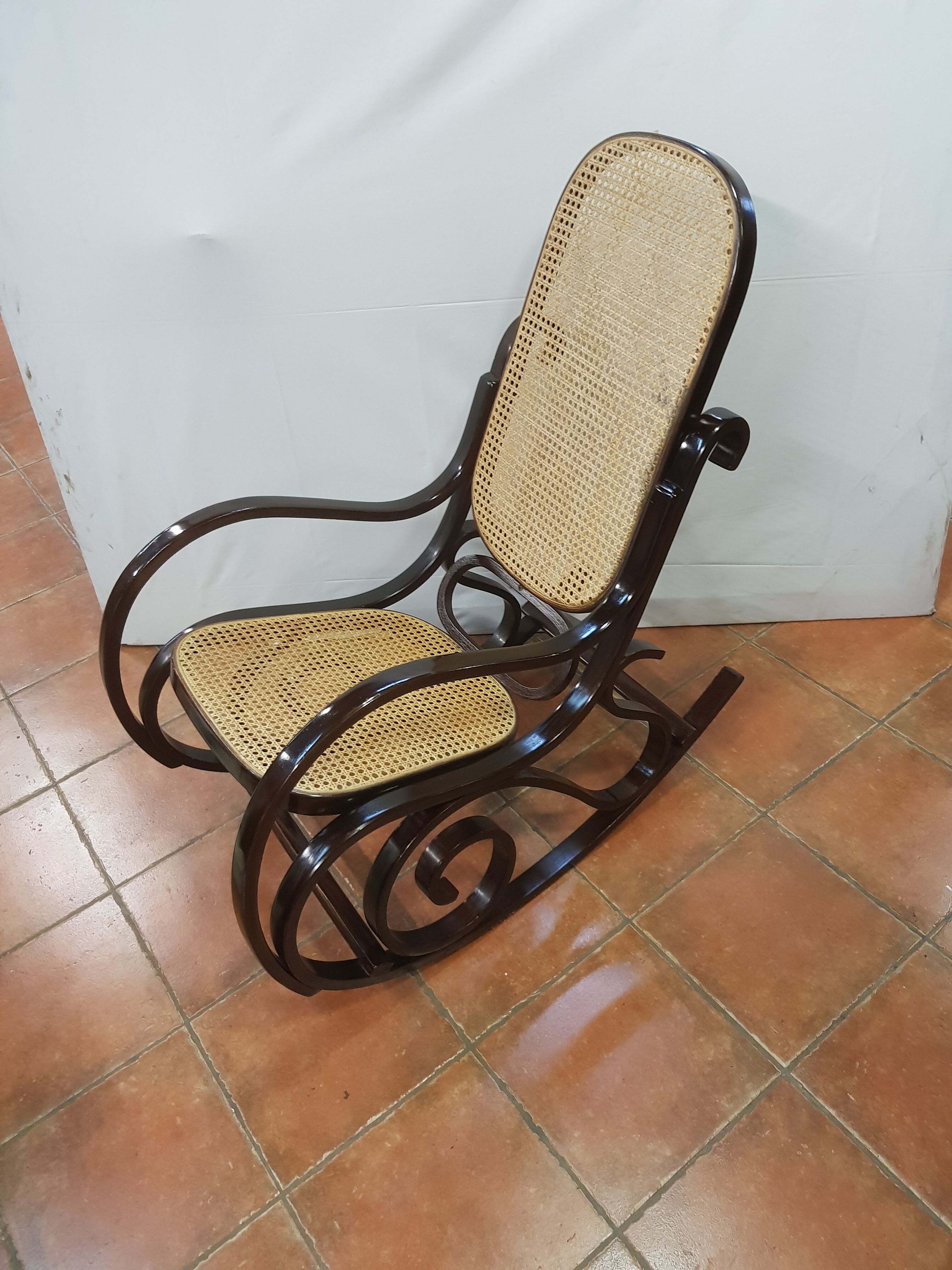 Rocking-chair curved wooden