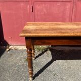 Farm table