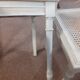 Lot de 2 chaises cannées laquées blanc style Louis XVI