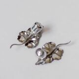 Set of a salt shaker and a pepper shaker in silver-plated metal, ENPS, England.