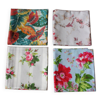 Set of 4 mismatched Flowers napkins