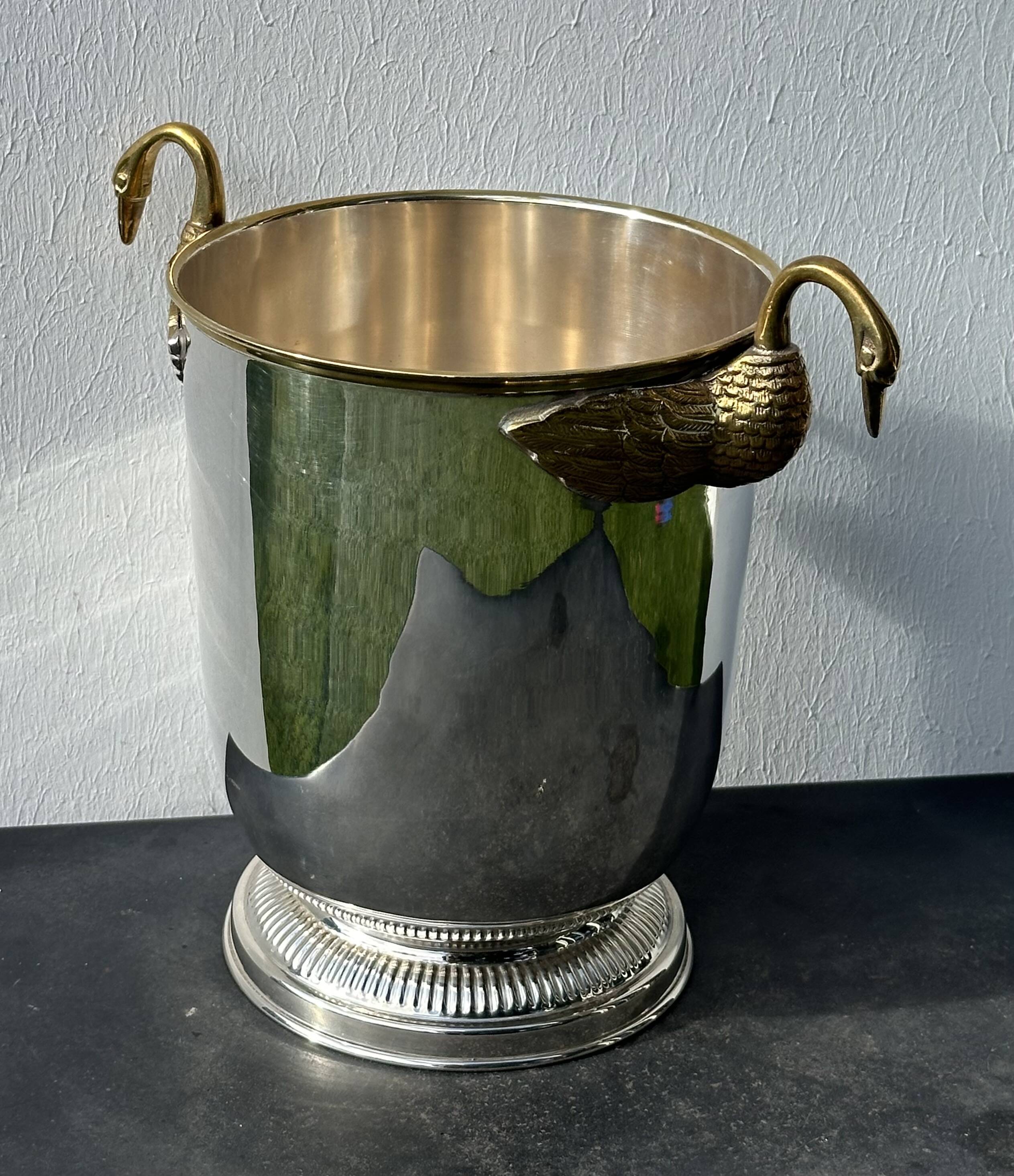 Champagne bucket with swans, in silver and gold metal, attributed to Christofle, 1940/1950