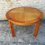 House Regain elm table with two extensions