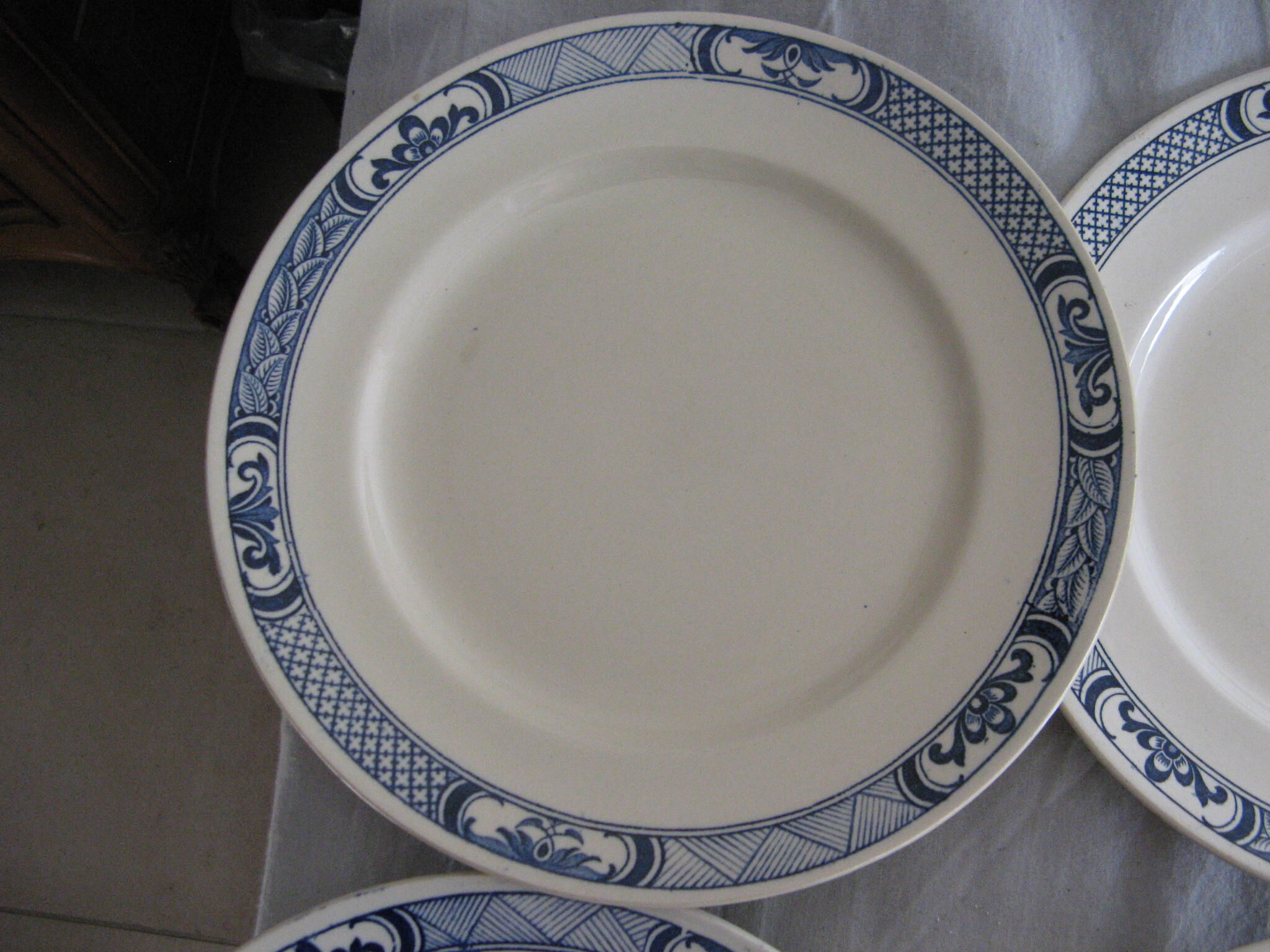 lot 6 old flat plates circa 1900 Faïence K-G Luneville Yvetot
