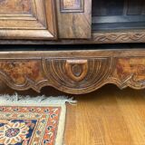 Bressane wardrobe with arched cornice, walnut and fresne magnifying glass.