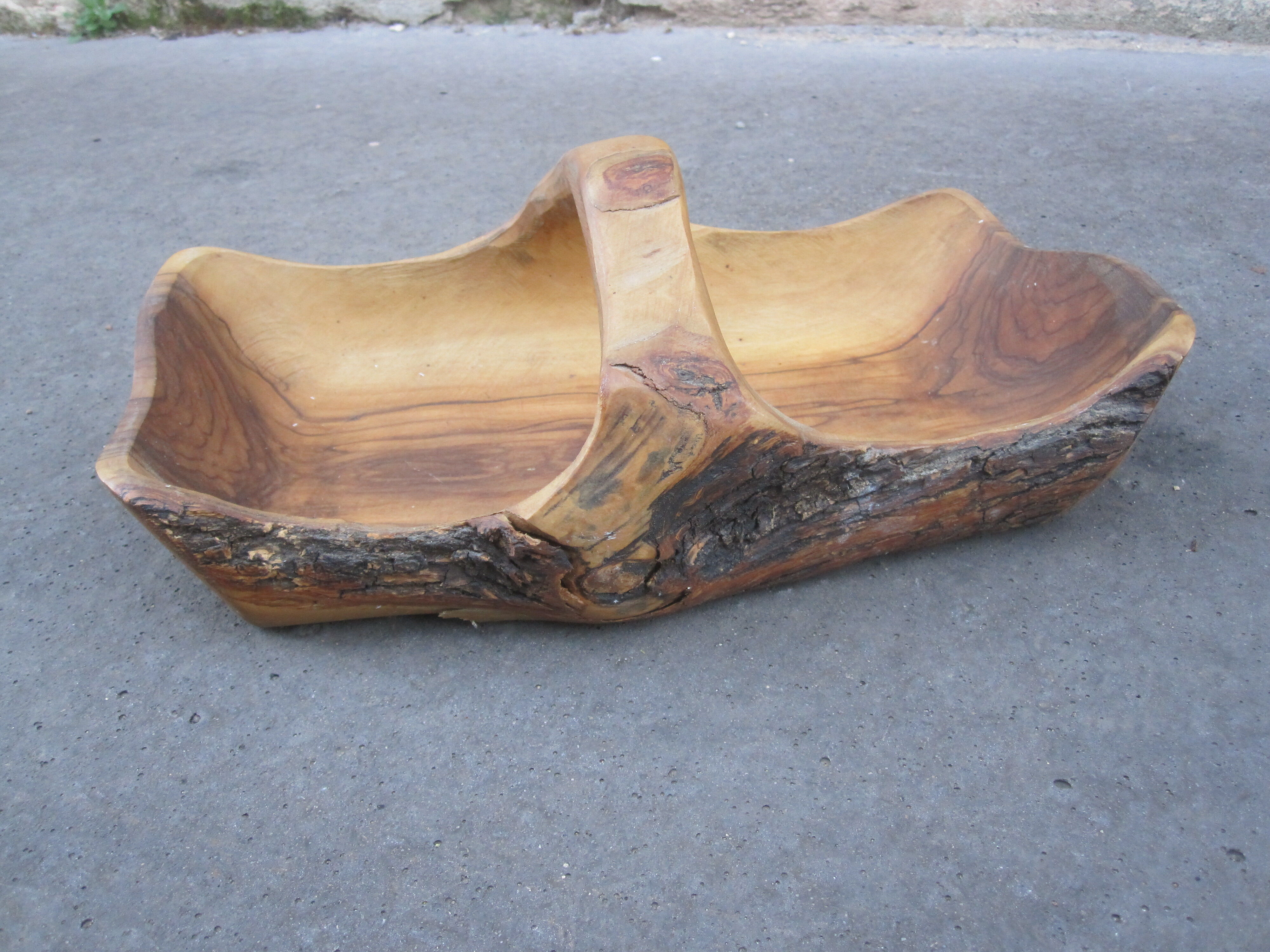 basket wood olive Tony bath