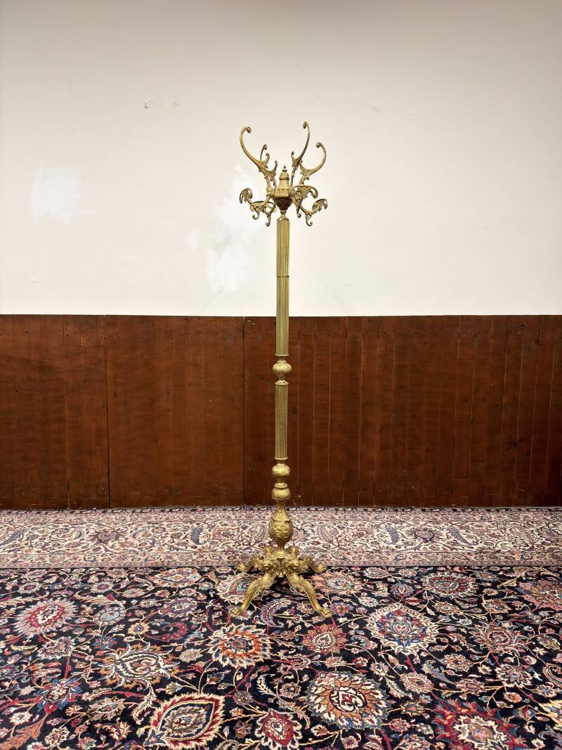 Porte-manteau classique en laiton antique