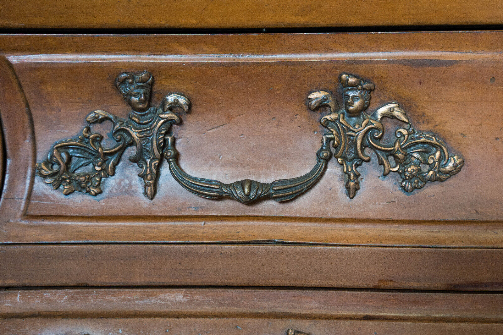 Walnut chest of drawers Louis XV style 3 drawers Bronze handles Mid-twentieth