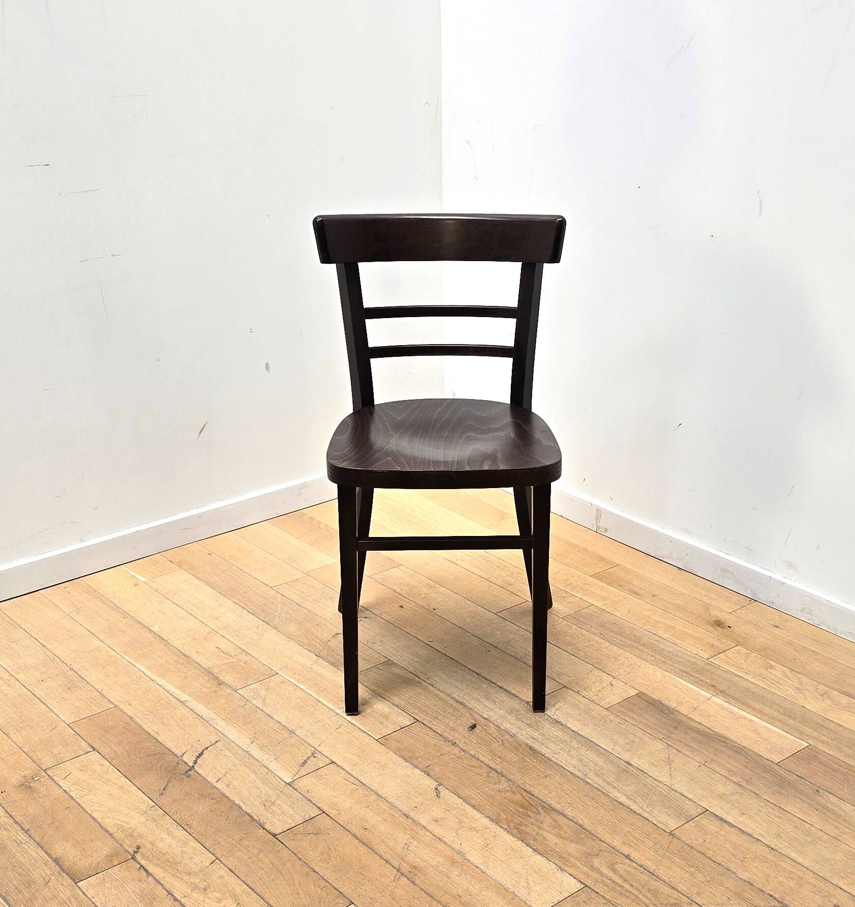 Set of 20 bistro chairs