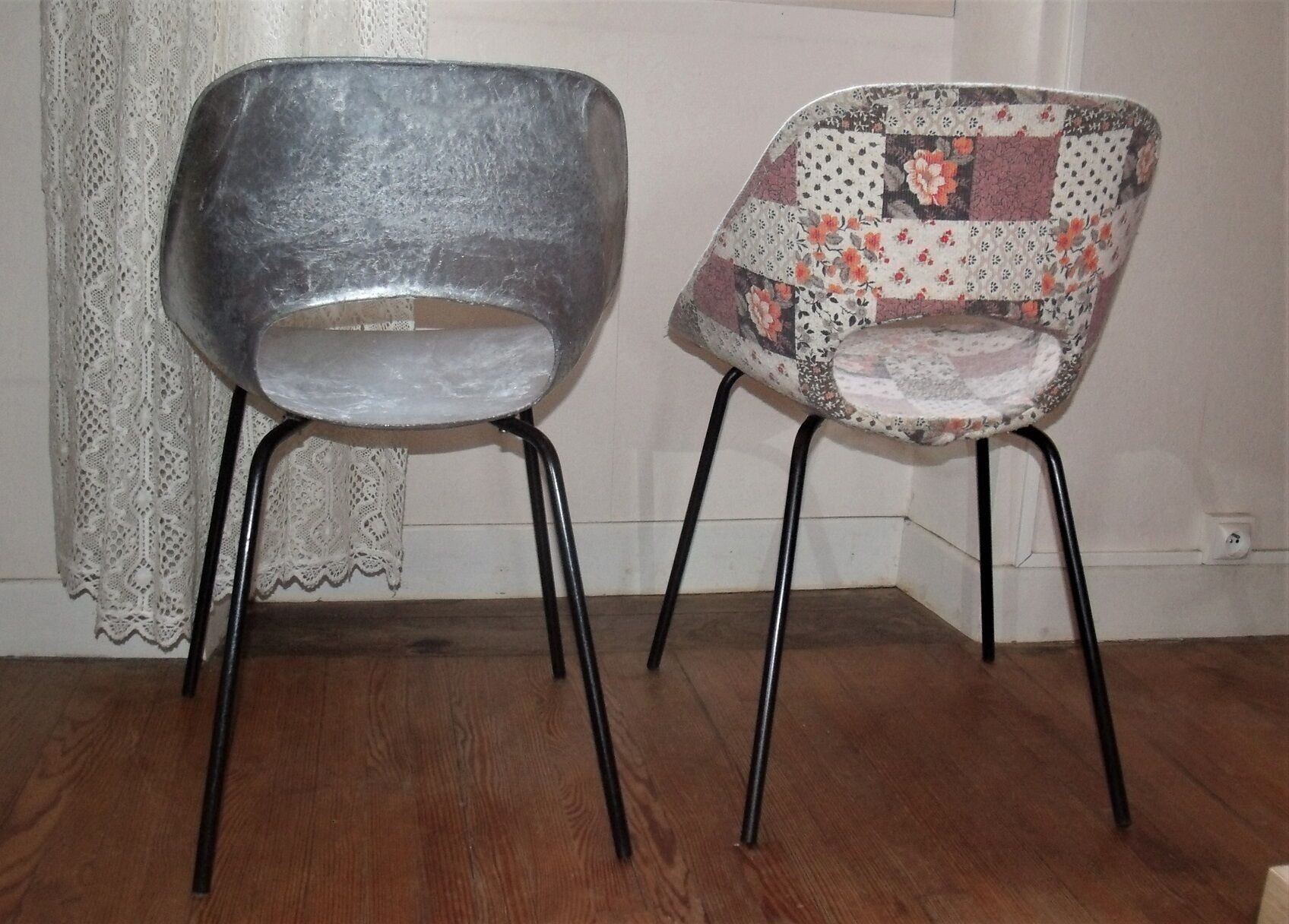 Pair of tulip chairs Pierre Guariche aluminum 1950 type barrel