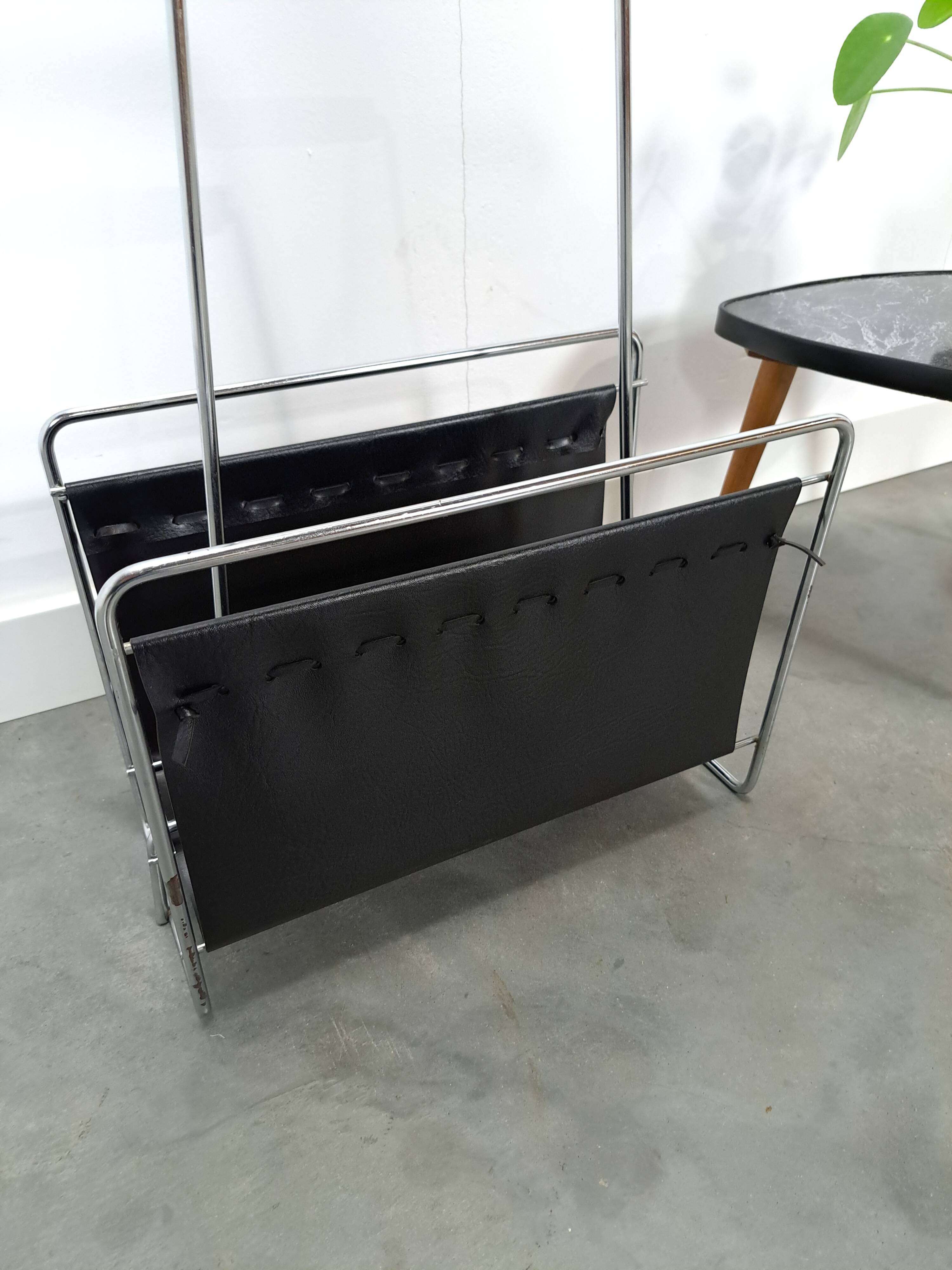 Design Voss jaren 70 leren tijdschriftenrek met chroom