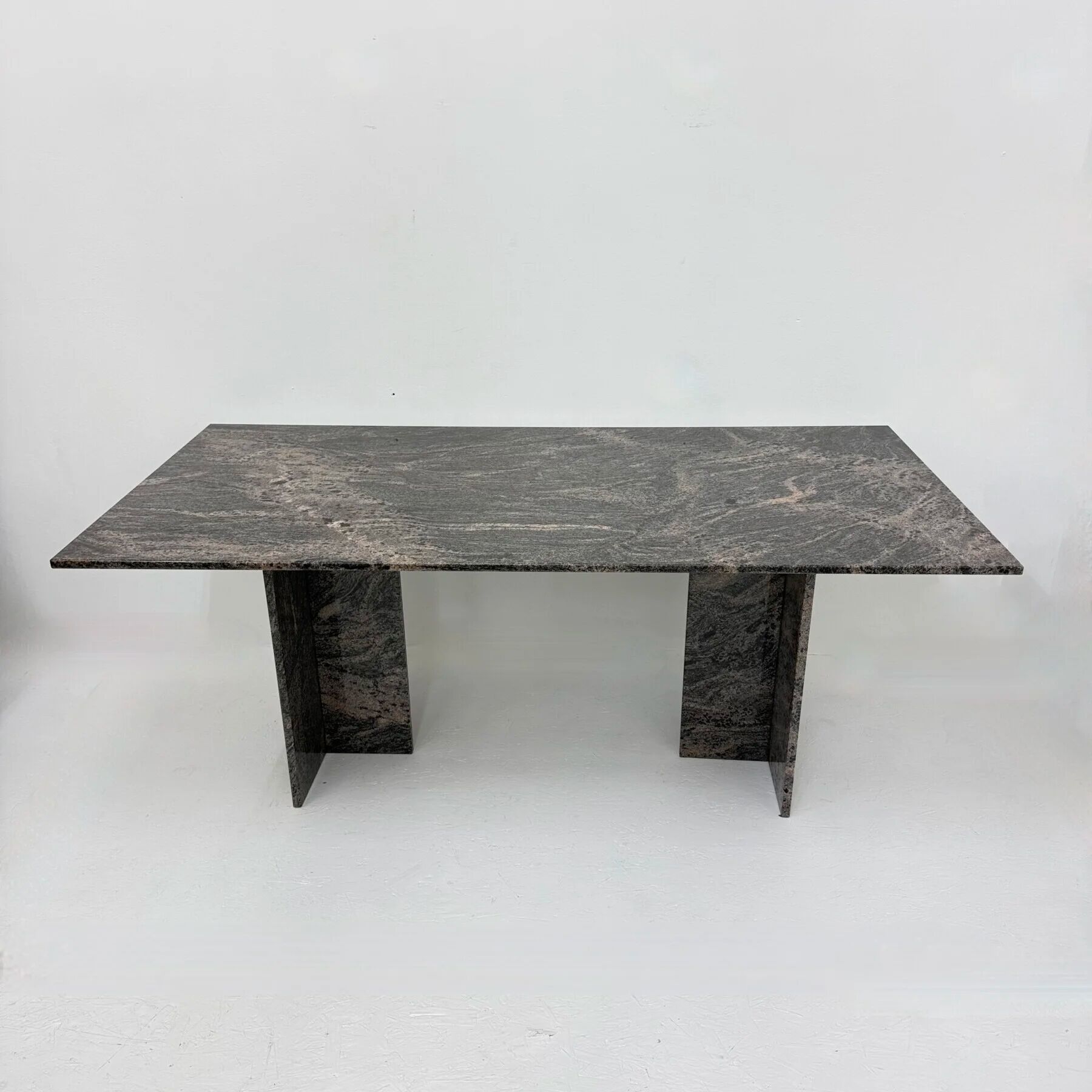 Mid-century design granite dining table, 1970shttps://nuvintage.nl/product/