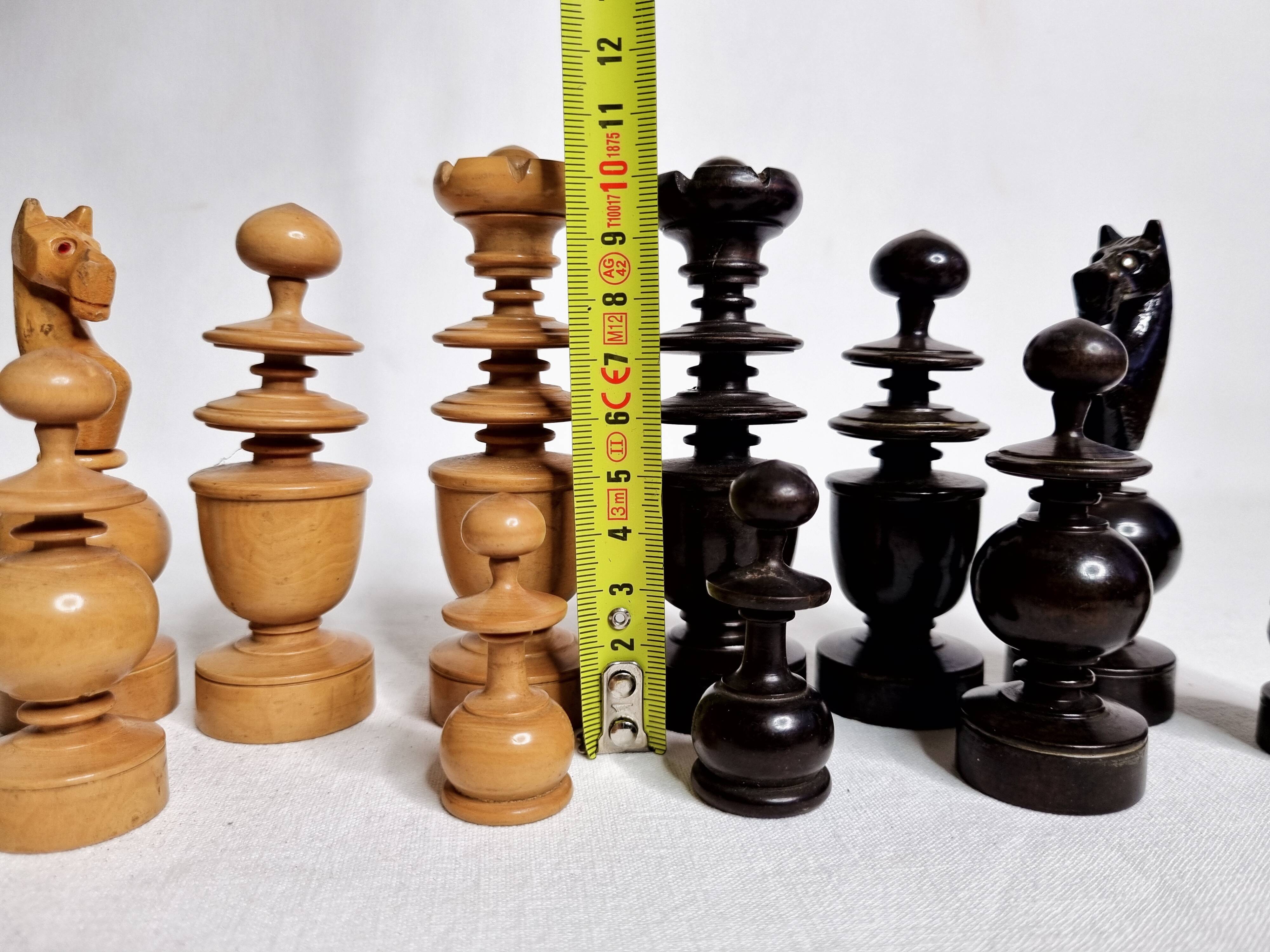 Antique boxwood chess set, Regency style, late 19th - early 20th century, complete, 10.5 cm