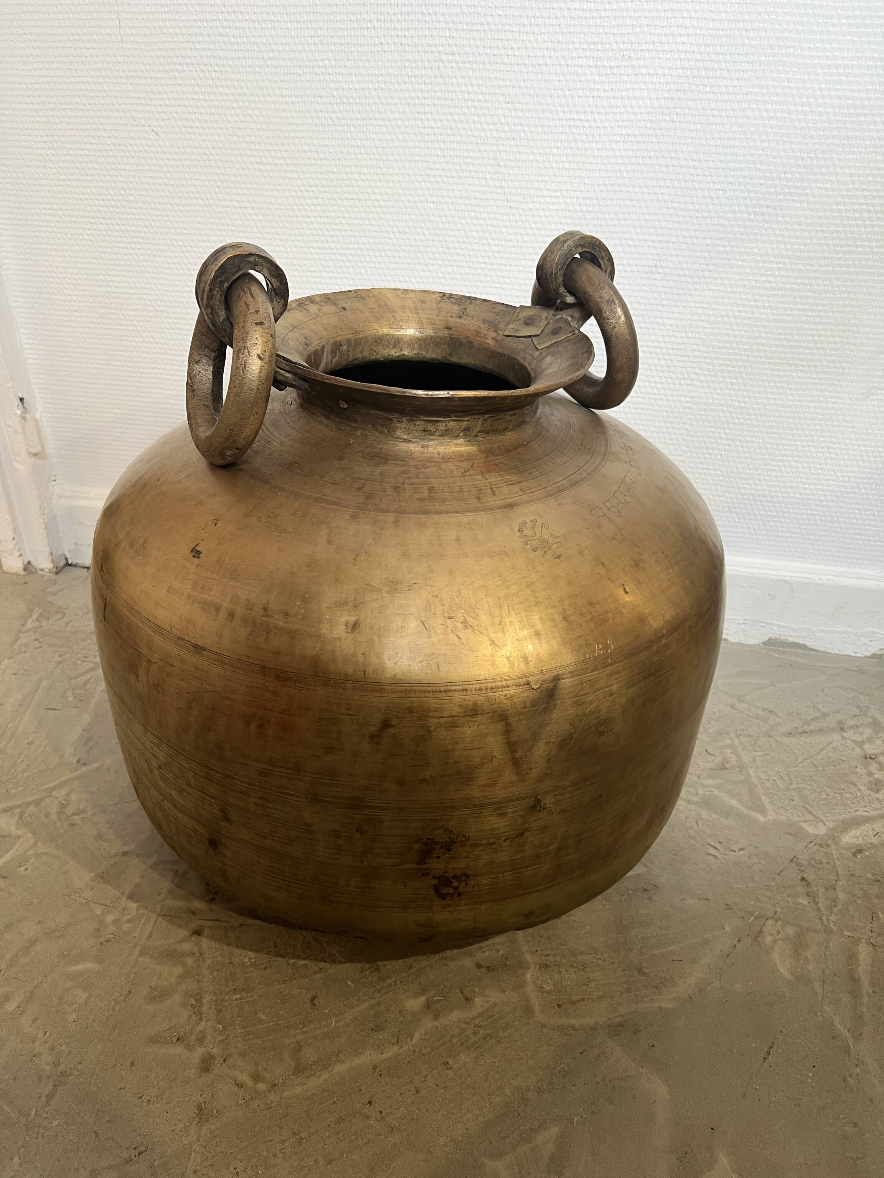 Jarre à eau ancienne en laiton - Ghada - Inde