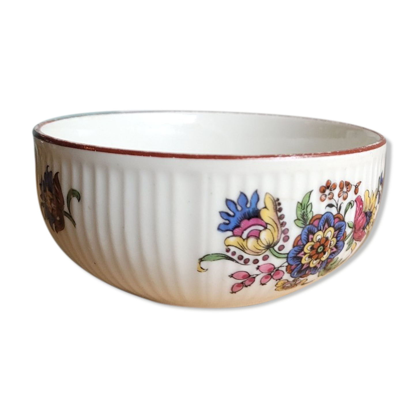 Porcelain bowl floral decoration