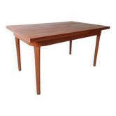 Table scandinave