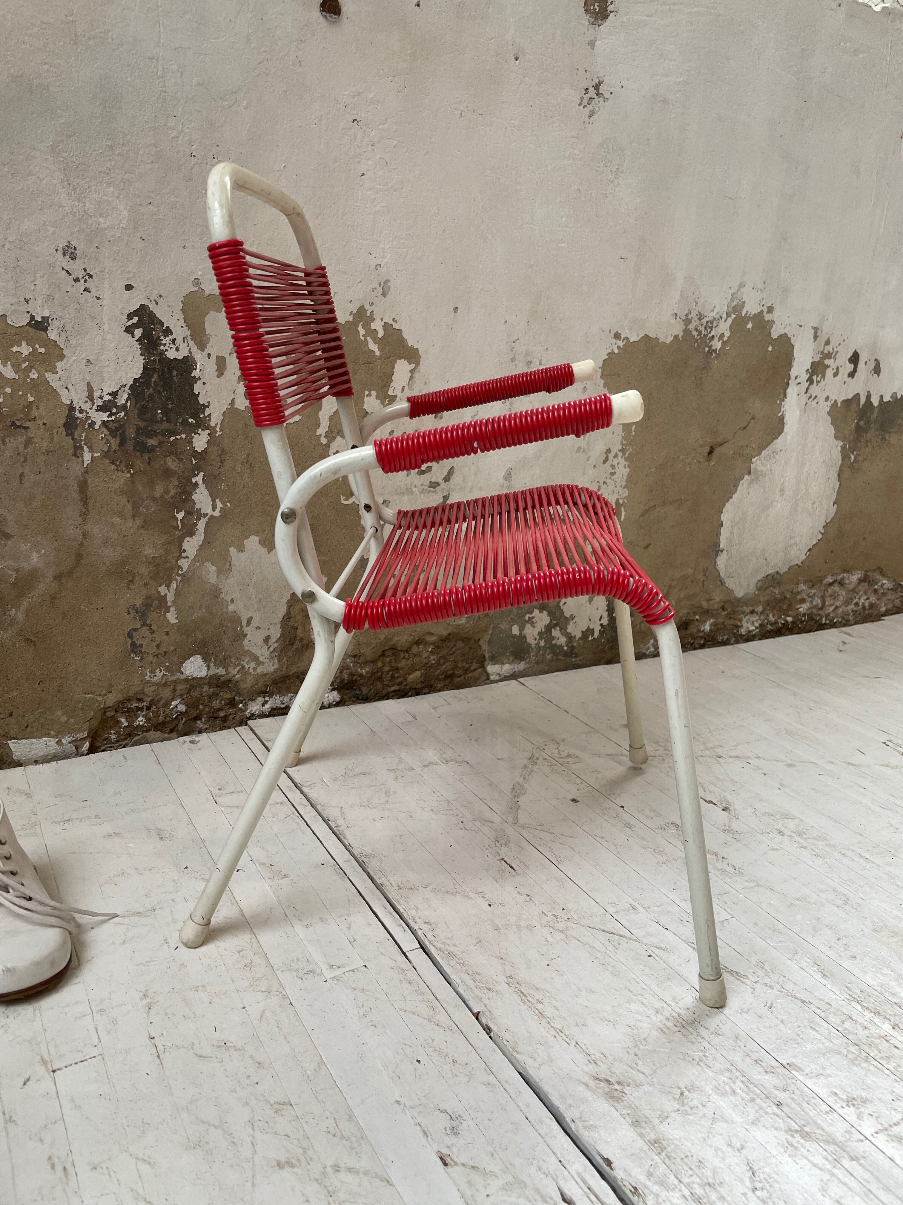 Vintage red scoubidou children's chair