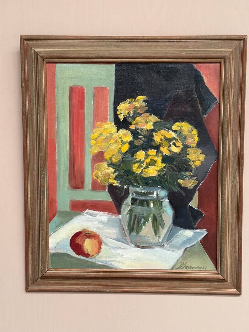 Original Swedish Oil on Panel from the 1940s – "Floral Still Life" by B. Segerdahl – Signed – Framed – 56 × 48 cm (22" × 18.9")