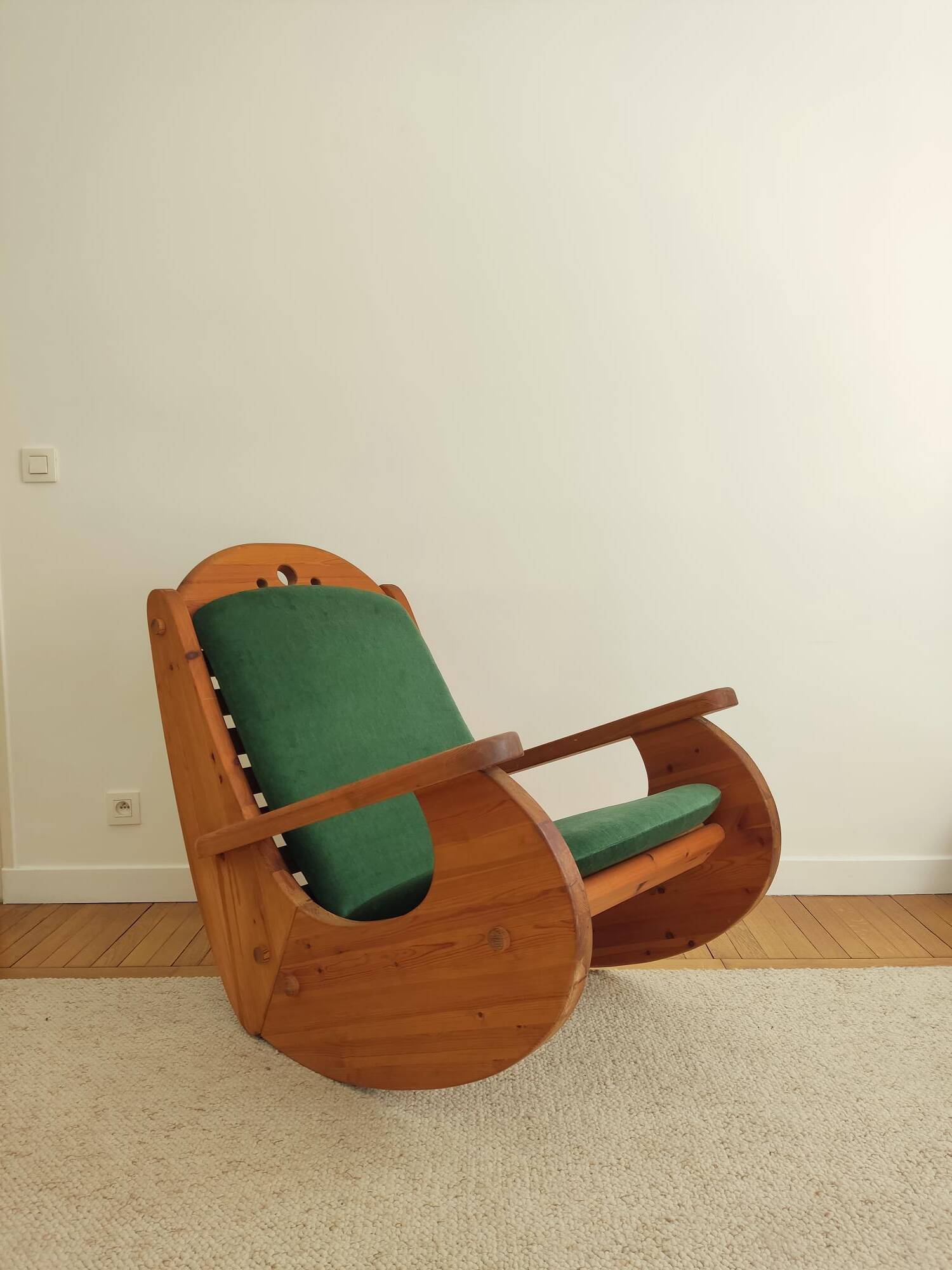 Scandinavian rocking chair in wood & mohair velvet