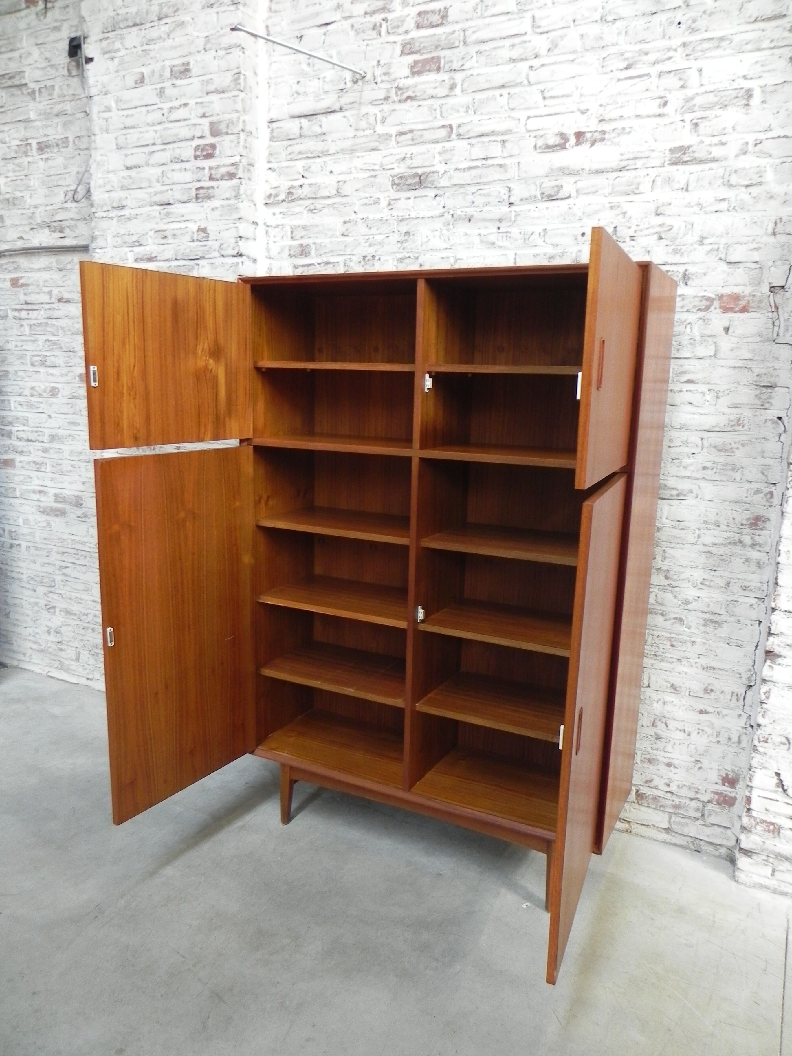 Wardrobe 179 cm high