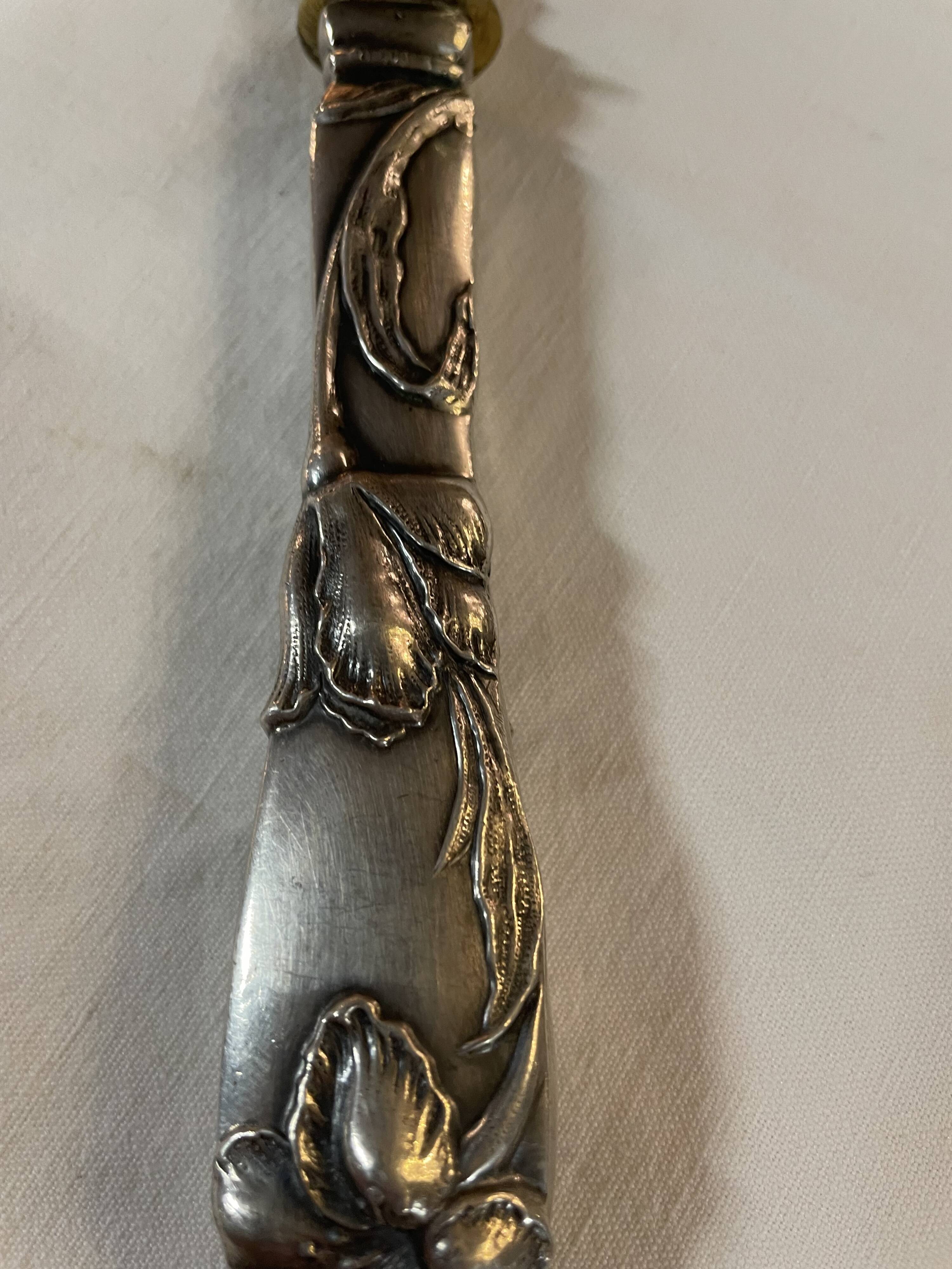 Silver pie knife