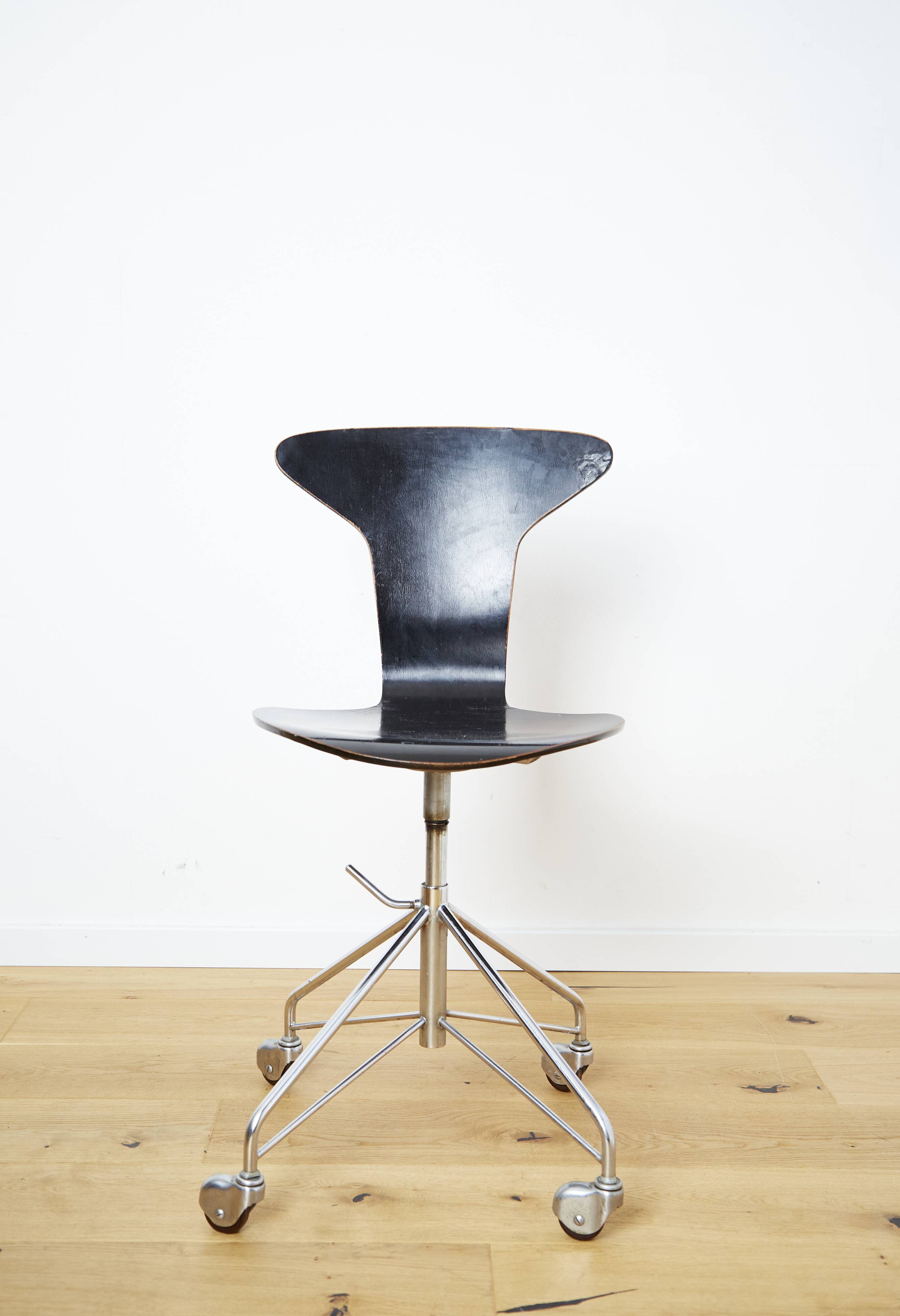 Arne Jacobsen 3115 Mosquito Office Chair for Fritz Hansen