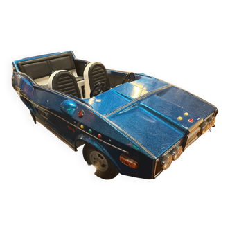 Carriage car